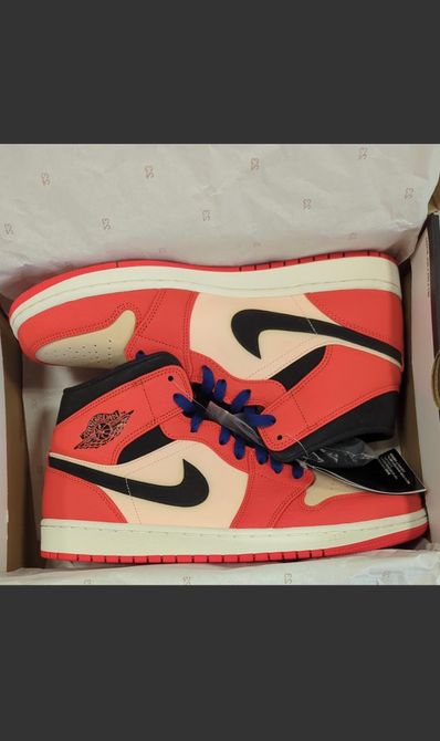 Nike Air Jordan 1 Mid "Team Orange Black"