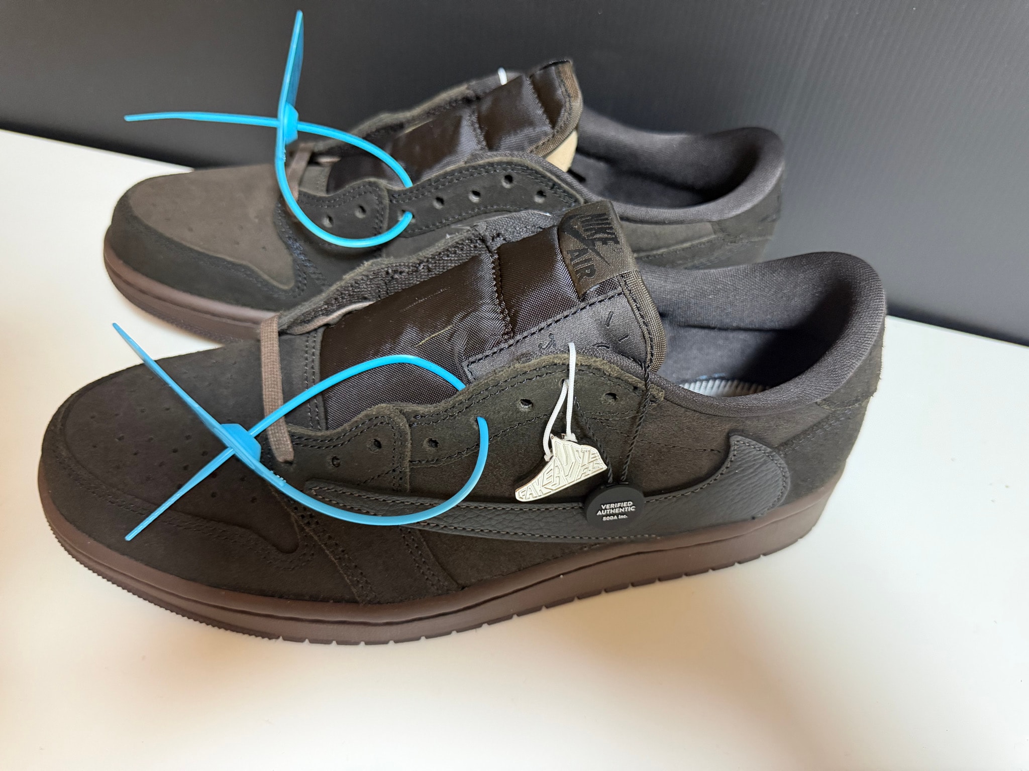 Travis Scott × Nike Air Jordan 1 Low OG SP "Velvet Brown and Dark Mocha"