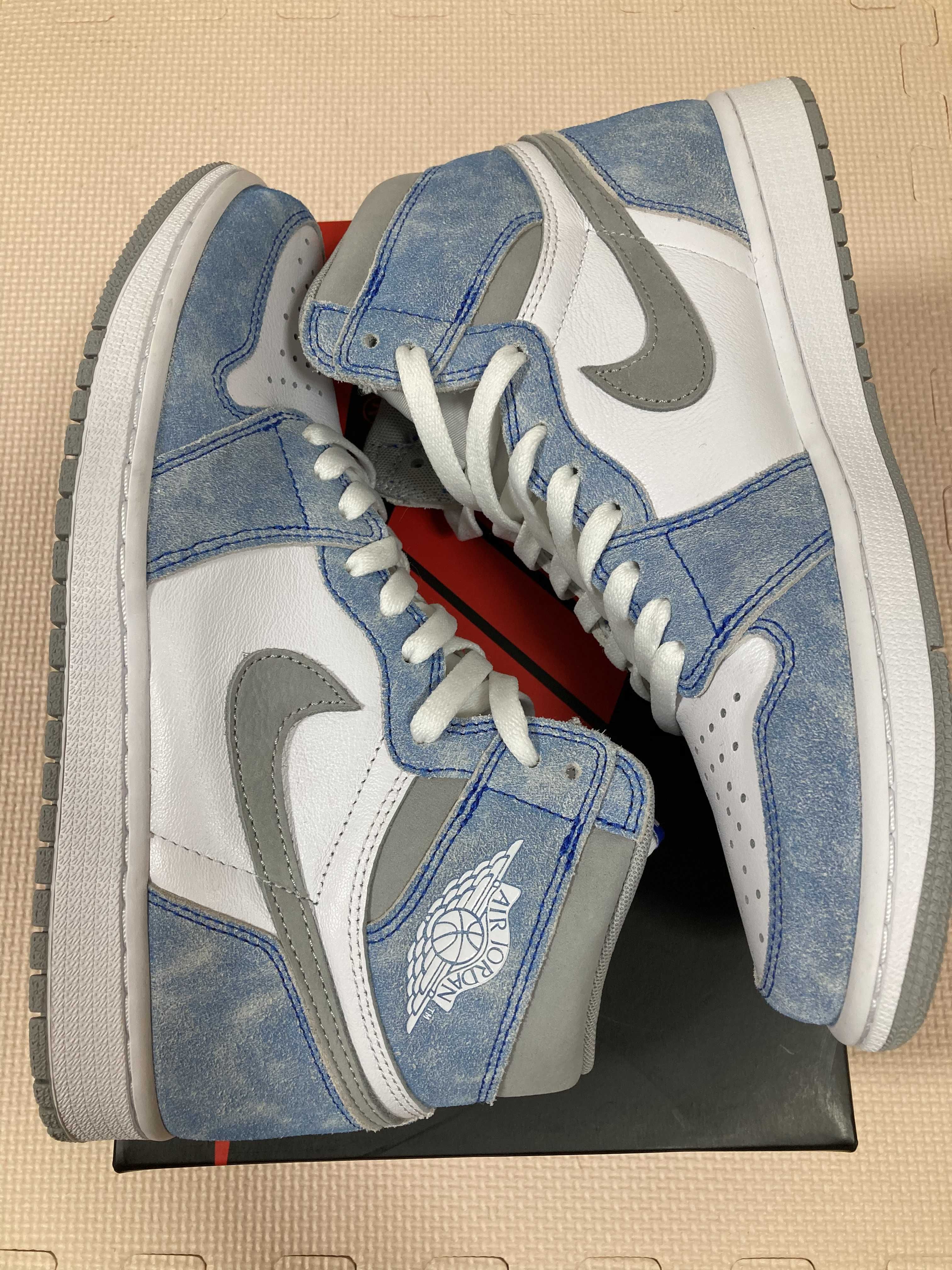 Nike Air Jordan 1 High OG "Hyper Royal"