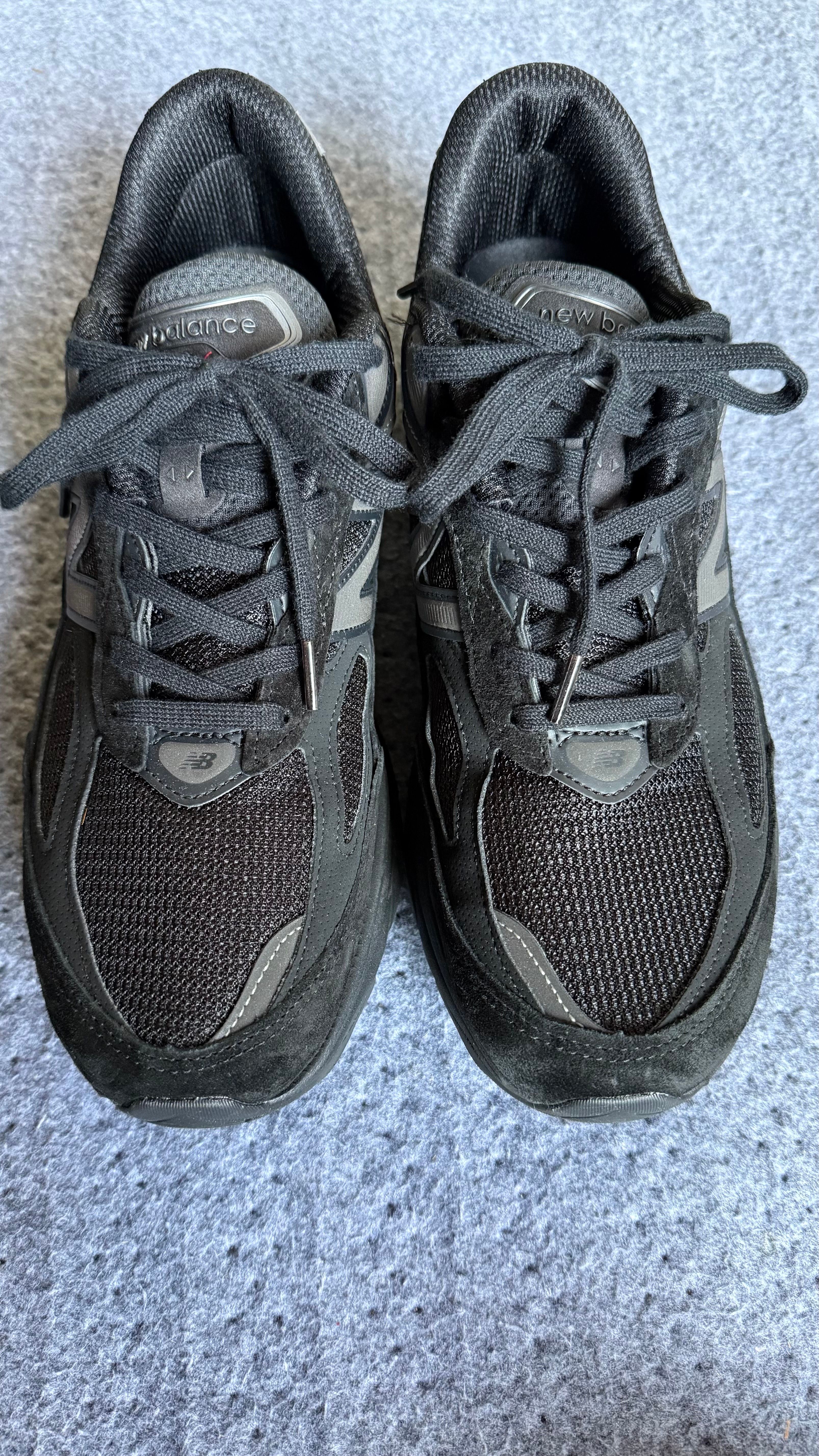 New Balance 990V6 "Triple Black"