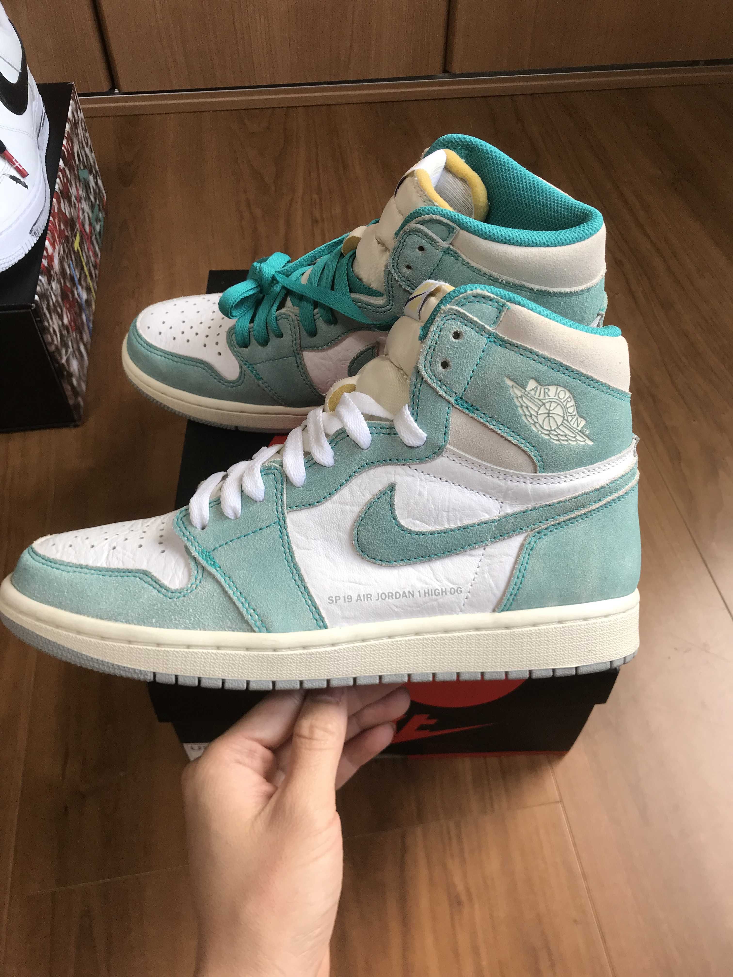 Nike Air Jordan 1 Retro High OG "Turbo Green"