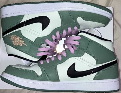 NIKE Women's AIR JORDAN 1 MID SE "DUTCH GREEN"
