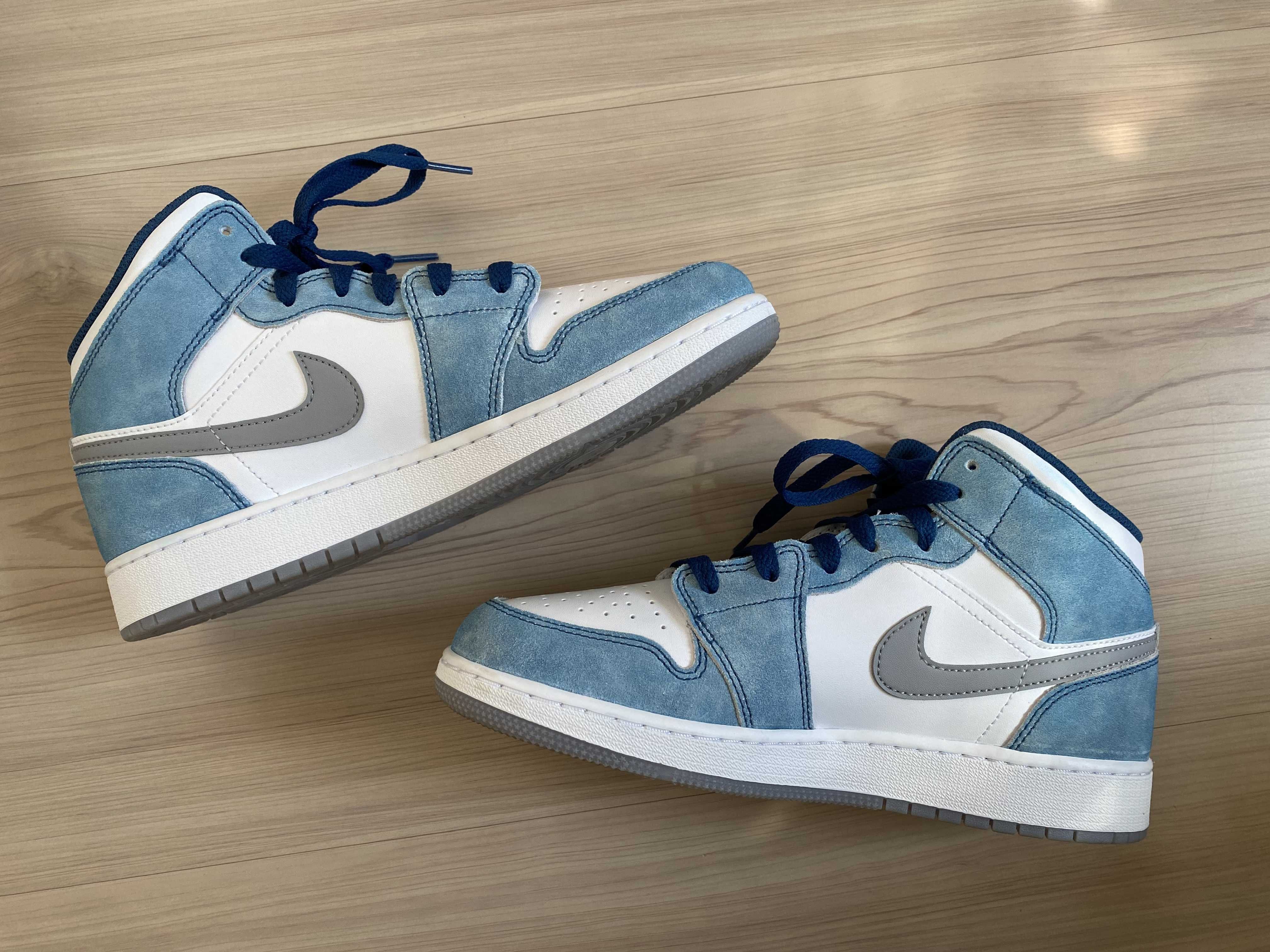 Nike GS Air Jordan 1 Mid "White/University Blue/Grey"