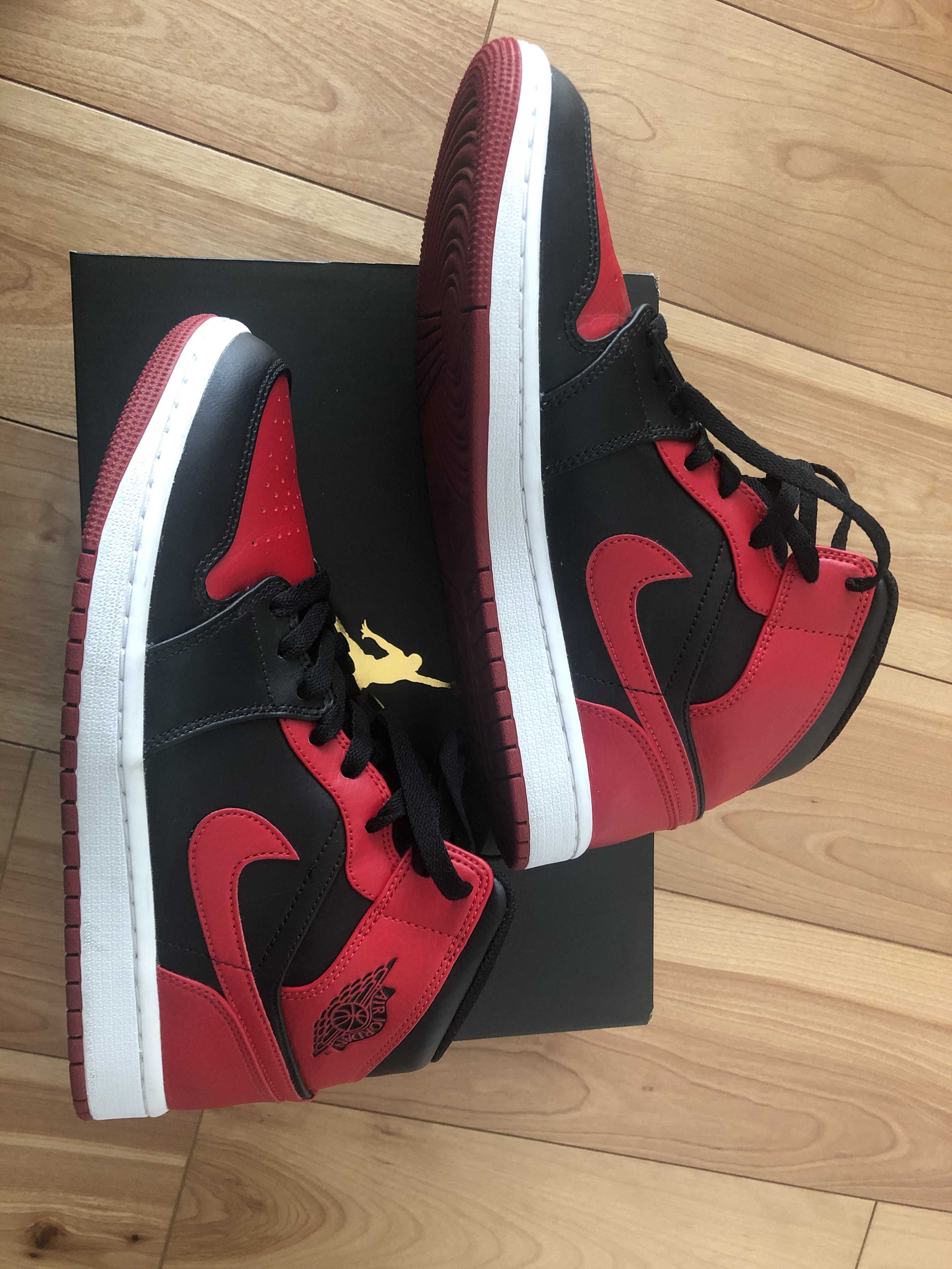 Nike Air Jordan 1 Mid "Bred"