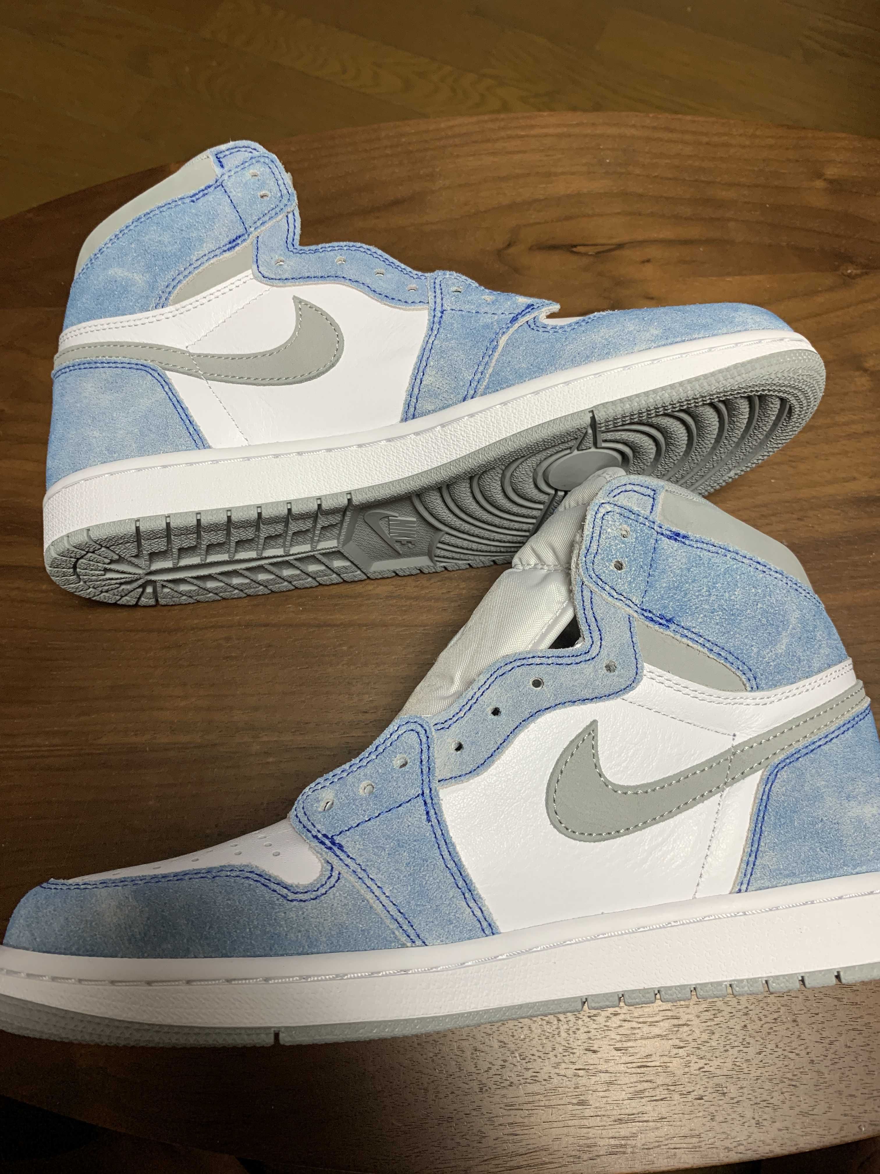 Nike Air Jordan 1 High OG "Hyper Royal"