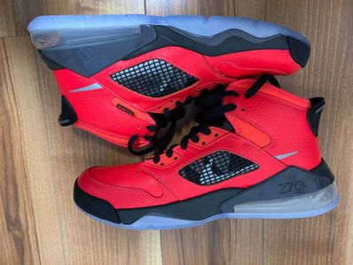 Paris Saint-Germain (PSG) × Nike Jordan Mars 270 "Infrared 23/Reflect Silver-Black"