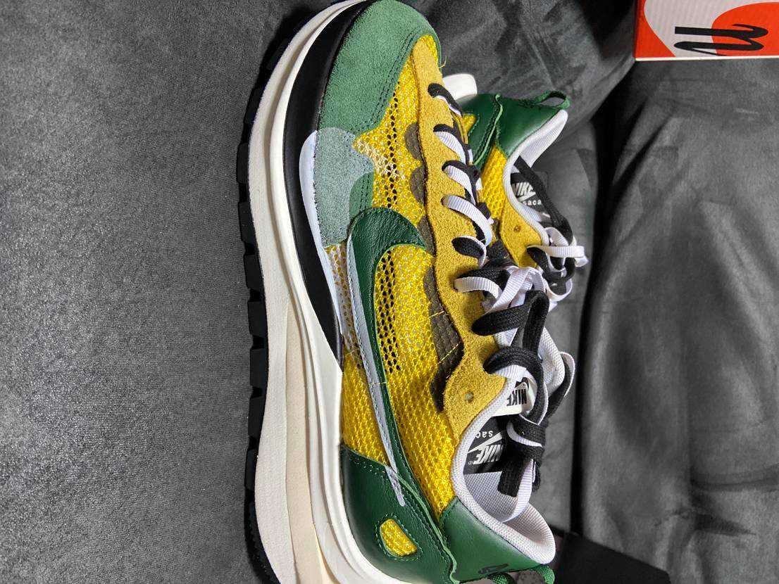 sacai × Nike Vapor Waffle "Tour Yellow/Stadium Green-Sail"
