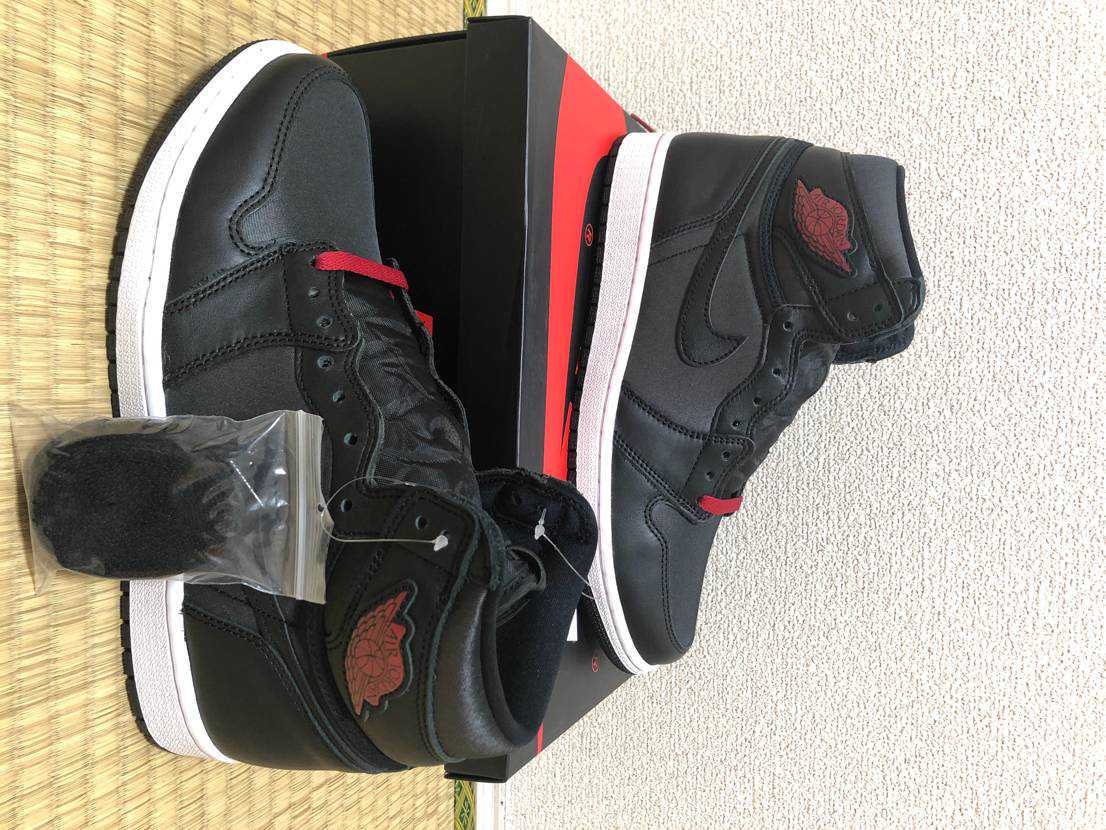 Nike Air Jordan 1 Retro High OG "Black/Metallic Silver/Gym Red"