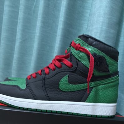 Nike Air Jordan 1 Retro High OG "Black/Pine Green" (2020)
