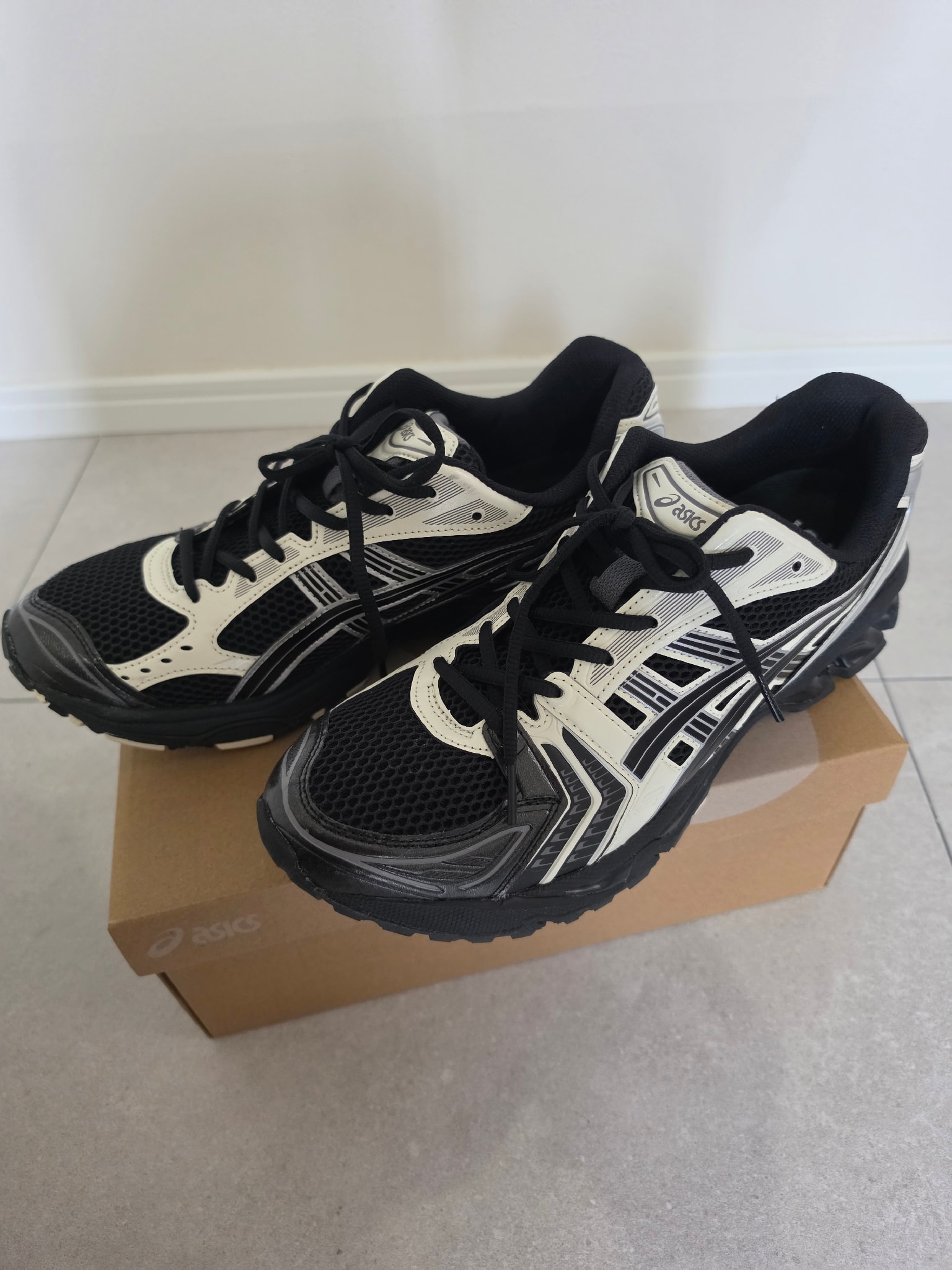 Asics Gel-Kayano 14 "Black/Cream"