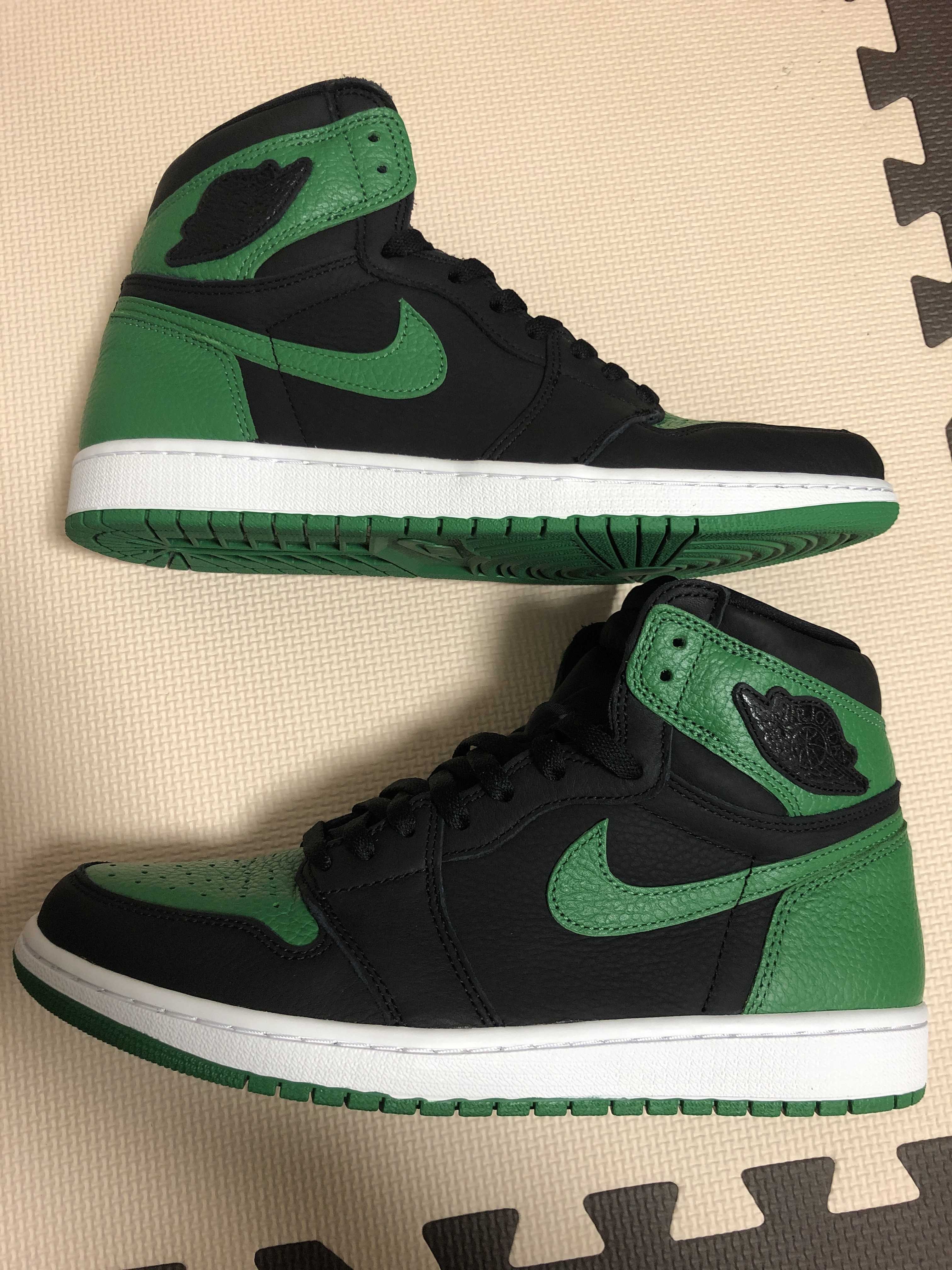 Nike Air Jordan 1 Retro High OG "Black/Pine Green" (2020)