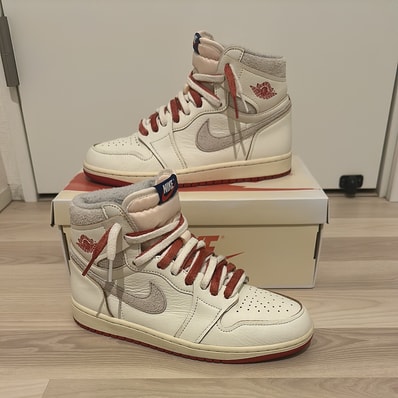 Nike Women's Air Jordan 1 Retro High OG "Rare Air/Cinnabar"