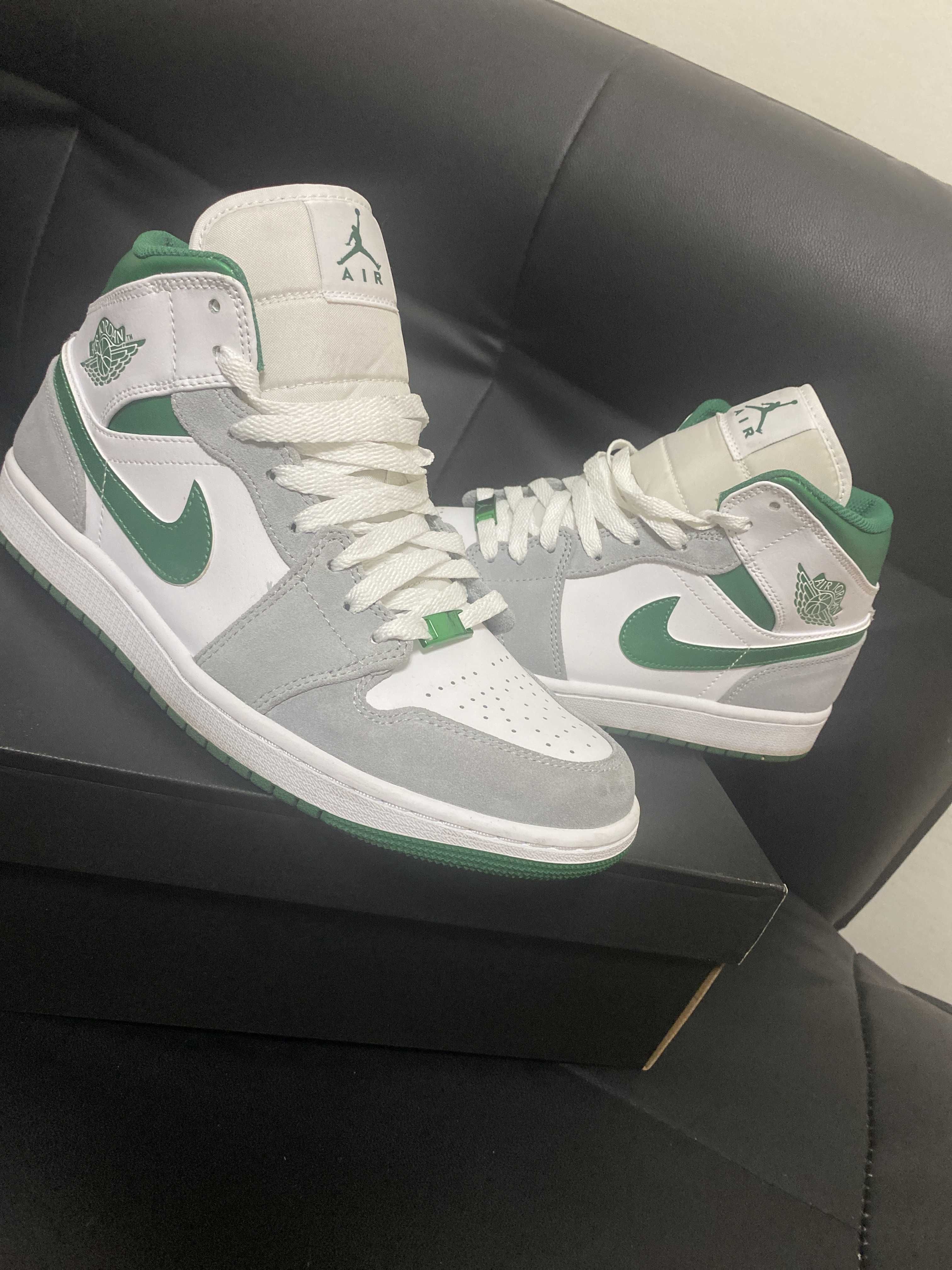 Nike Air Jordan 1 Mid "Green Grey White"
