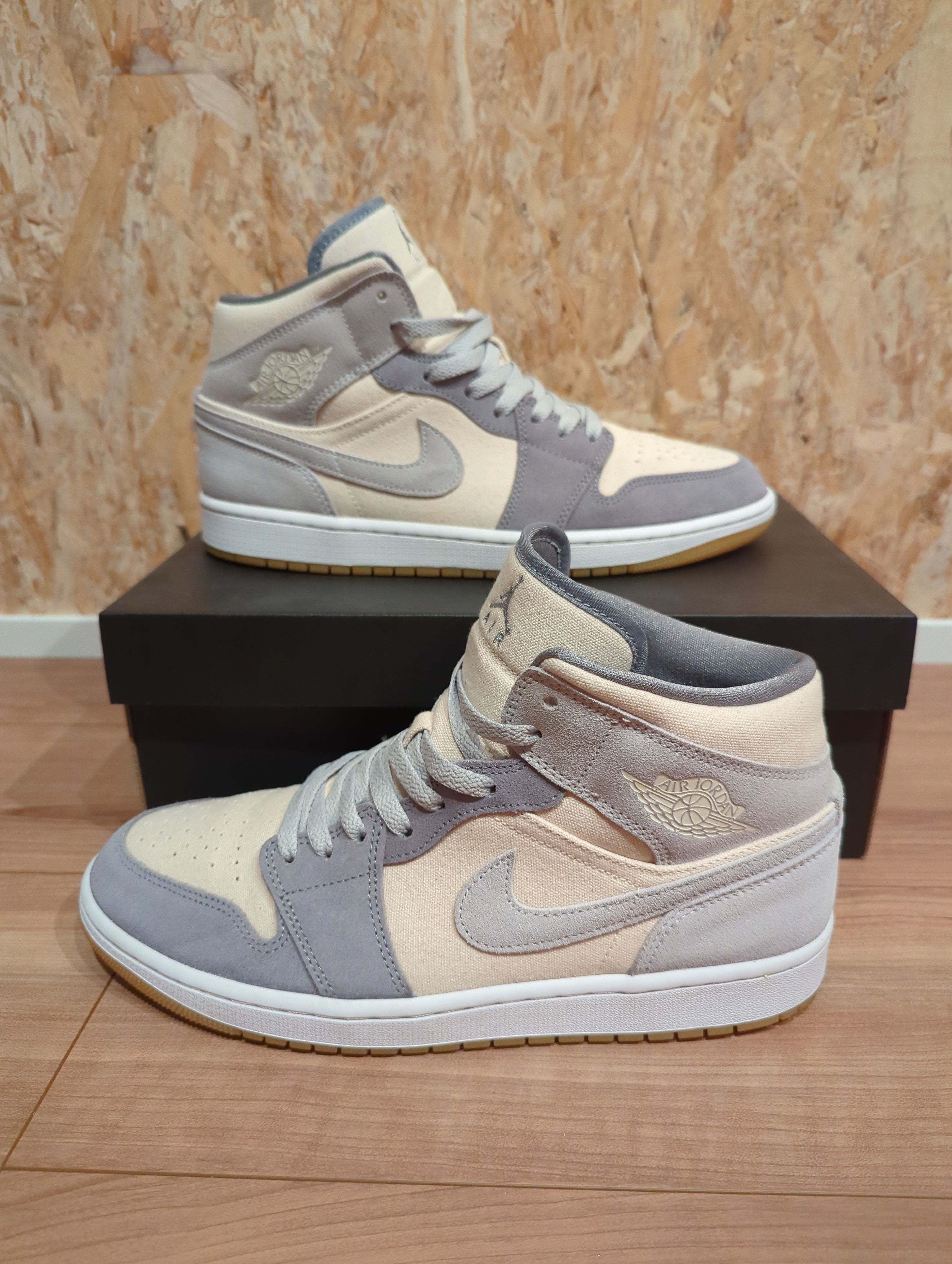 Nike Air Jordan 1 Mid SE "Coconut Milk/Particle Grey"