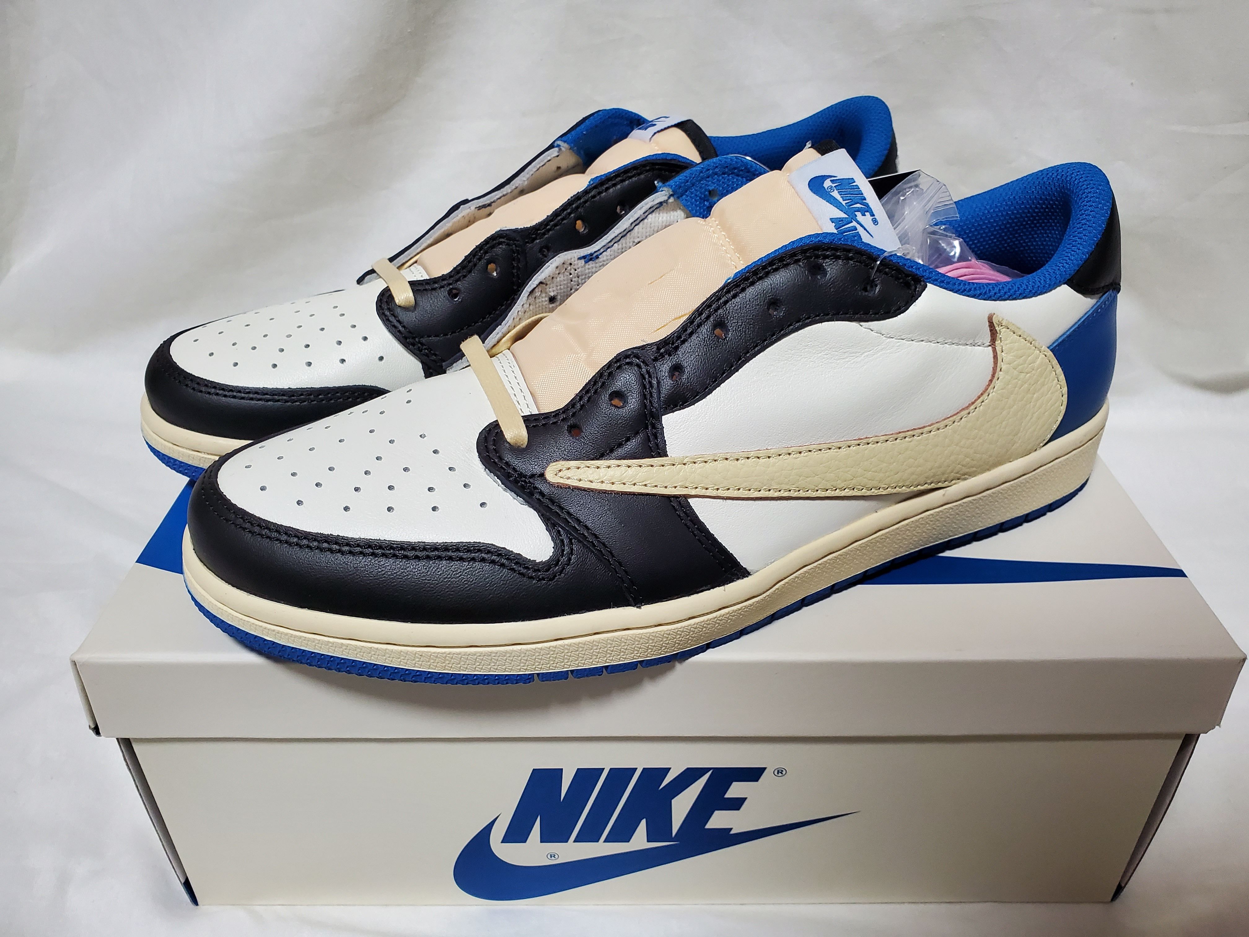 Travis Scott × fragment design × Nike Air Jordan 1 Low OG SP "Military Blue"