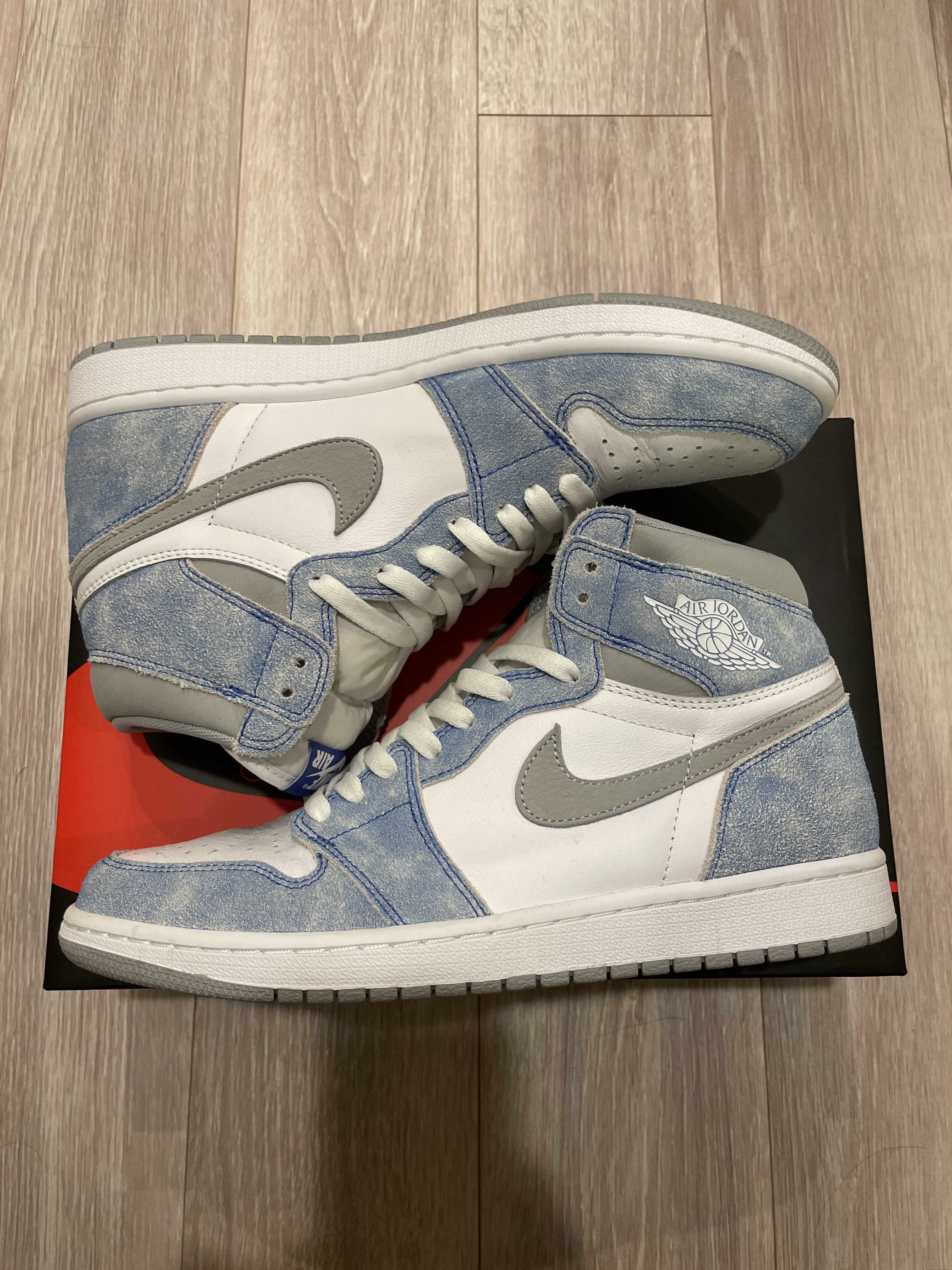 Nike Air Jordan 1 High OG "Hyper Royal"