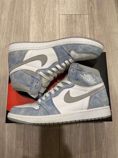 Nike Air Jordan 1 High OG "Hyper Royal"