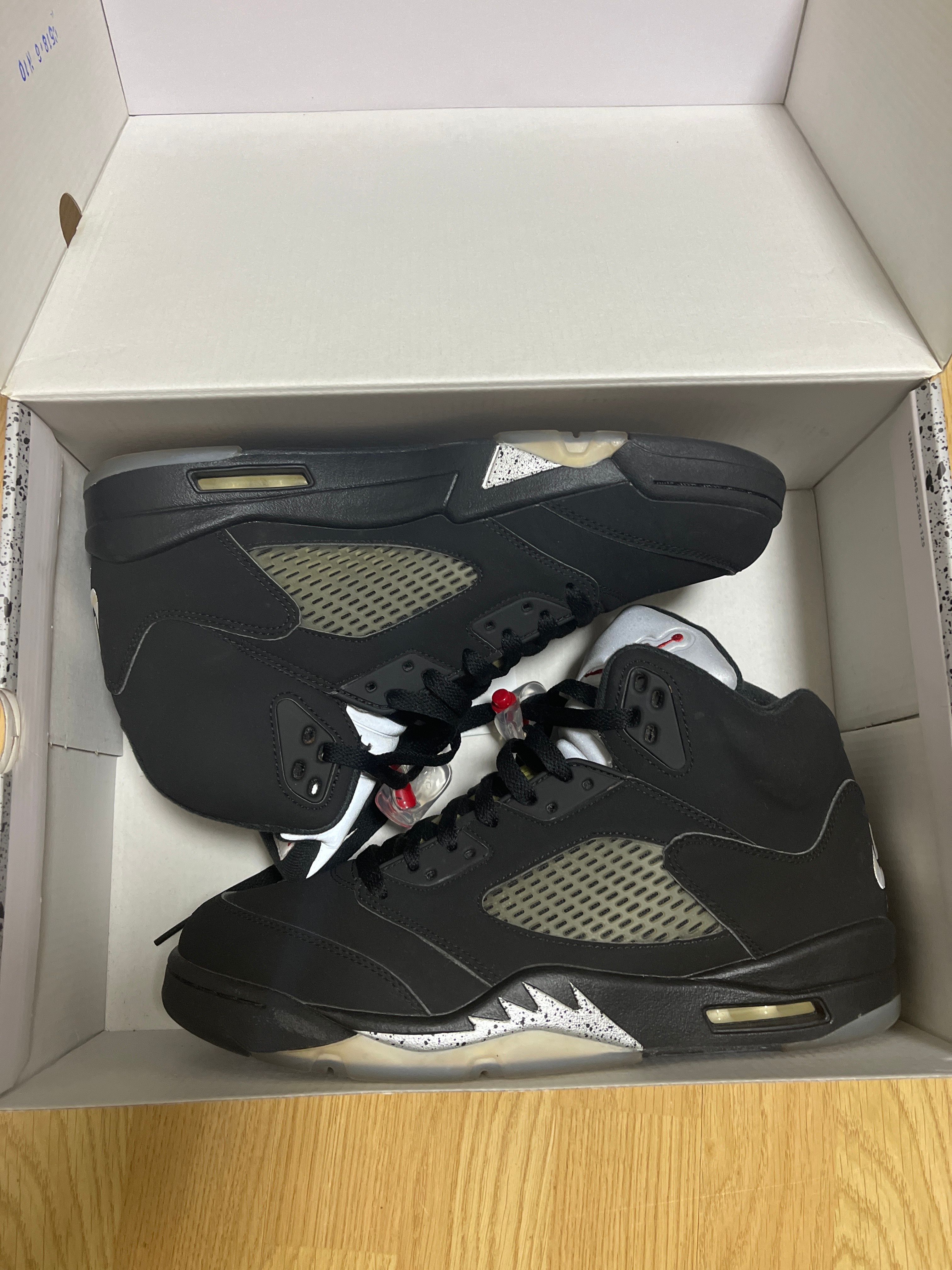 Nike Air Jordan 5 Retro OG "Black/Fire Red/Metallic Silver/White" (2016)