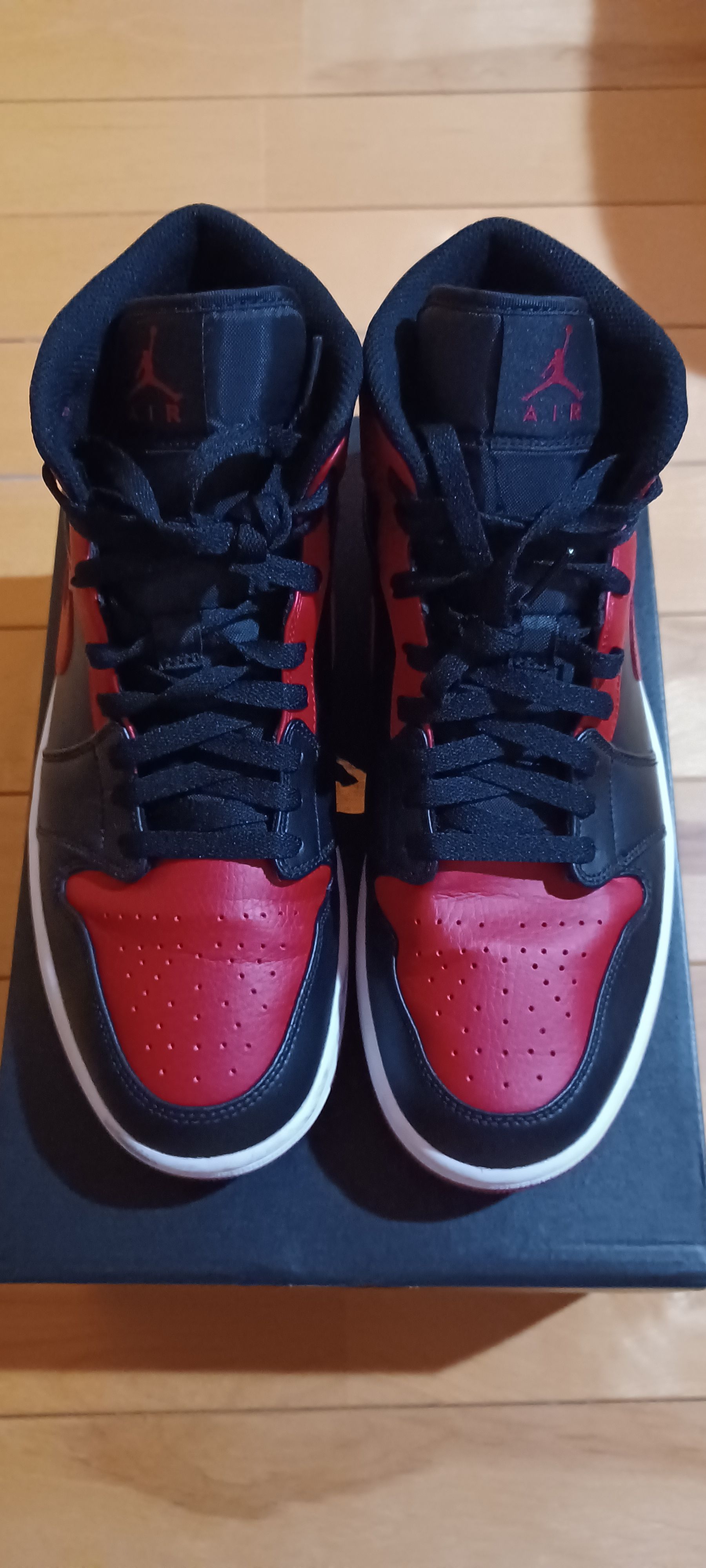 Nike Air Jordan 1 Mid "Bred"