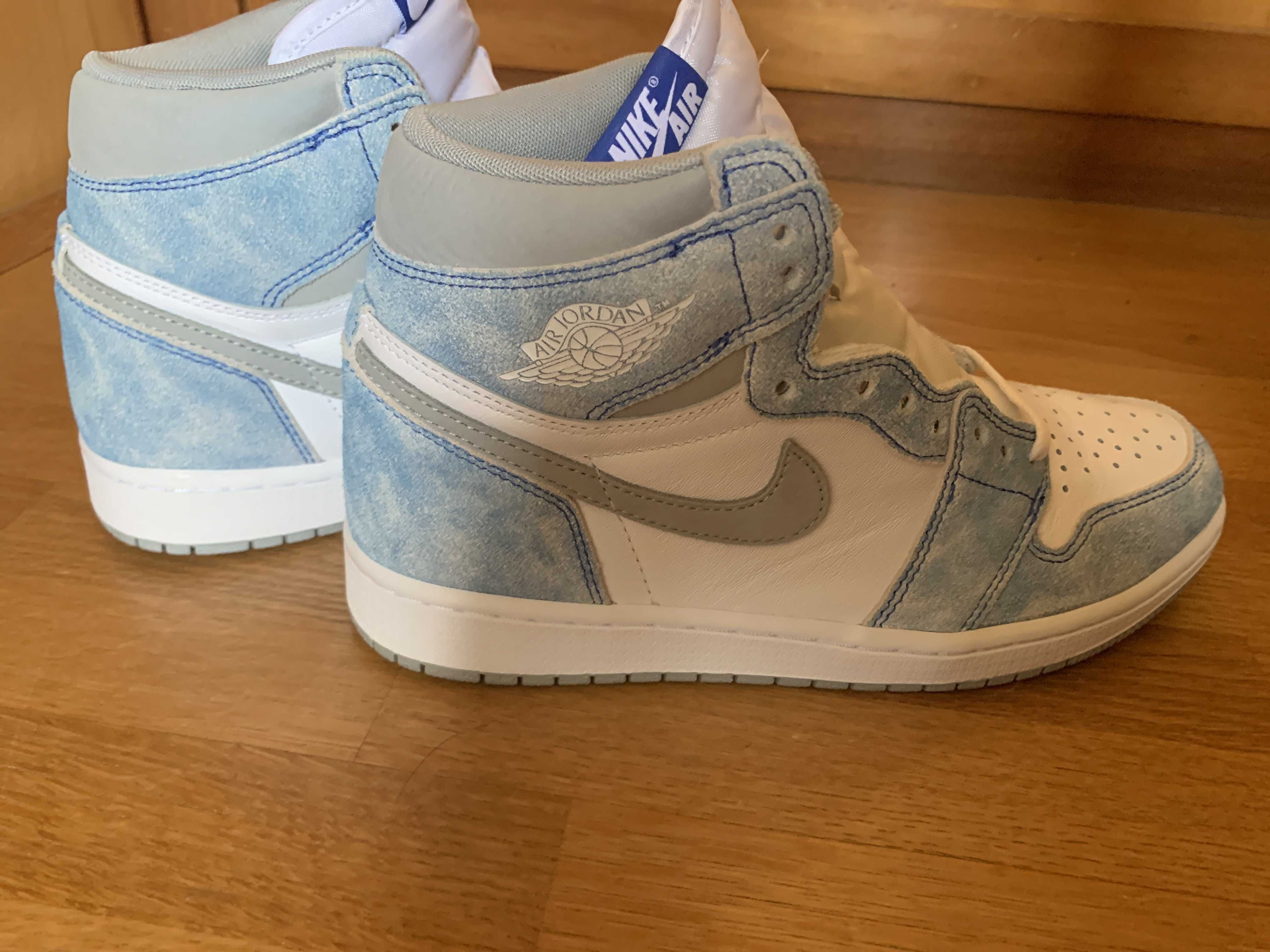 Nike Air Jordan 1 High OG "Hyper Royal"