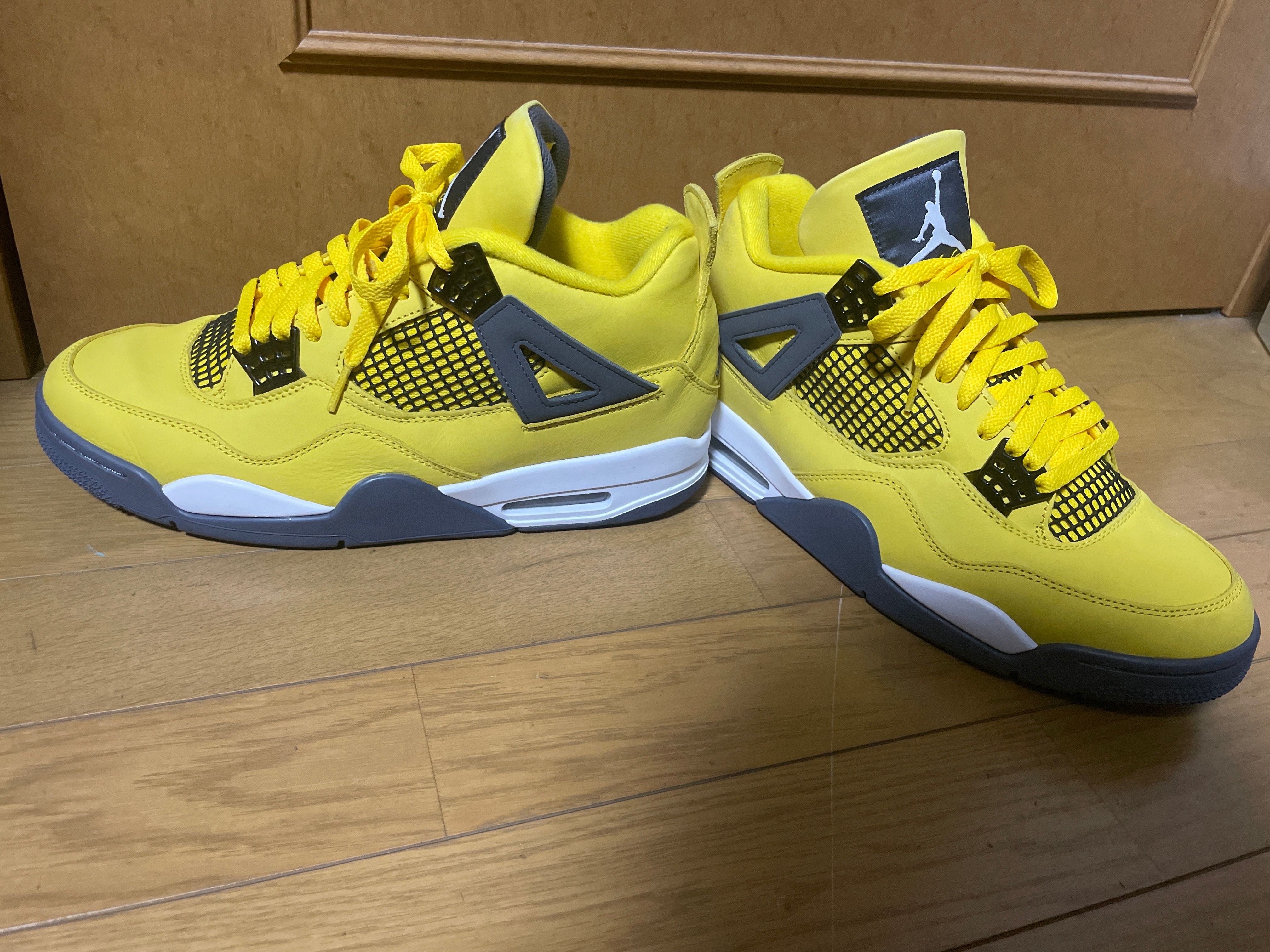 Nike Air Jordan 4 "Tour Yellow"