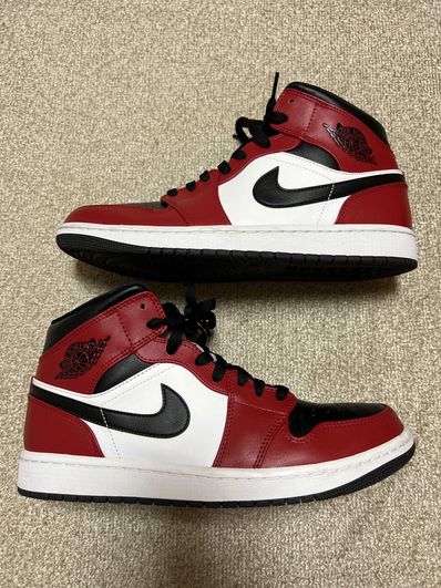 Nike Air Jordan 1 Mid "Chicago Black Toe"