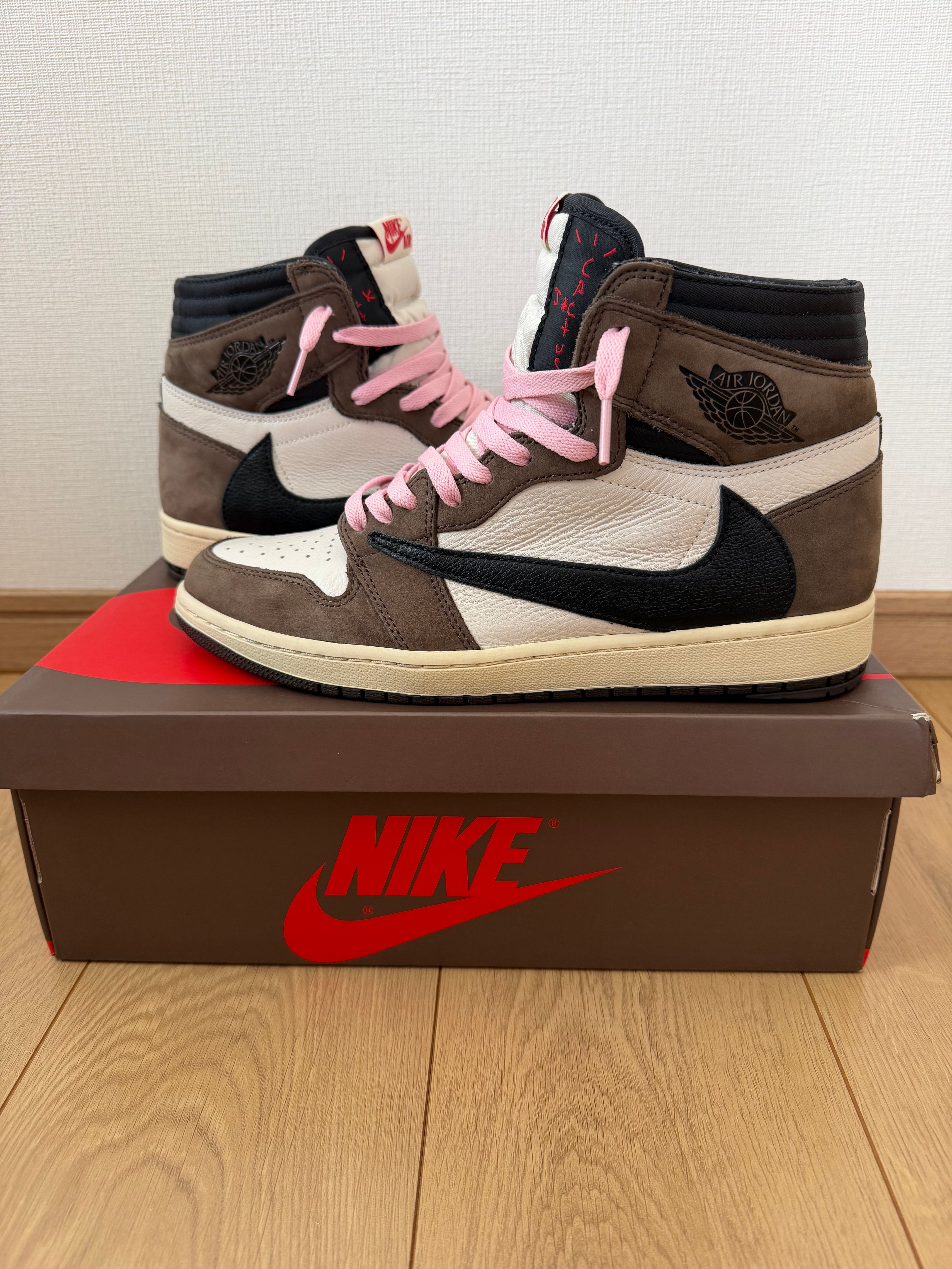 Travis Scott × Nike Air Jordan 1 Retro High OG TS SP "Sail/Dark Mocha"
