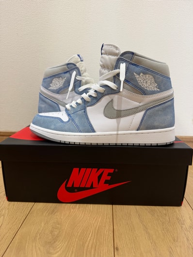 Nike Air Jordan 1 High OG "Hyper Royal"