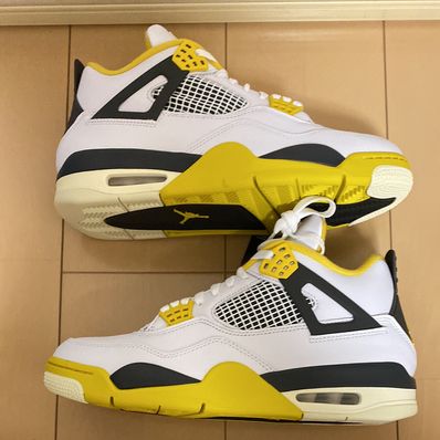 Nike Women's Air Jordan 4 Retro "Vivid Sulfur"