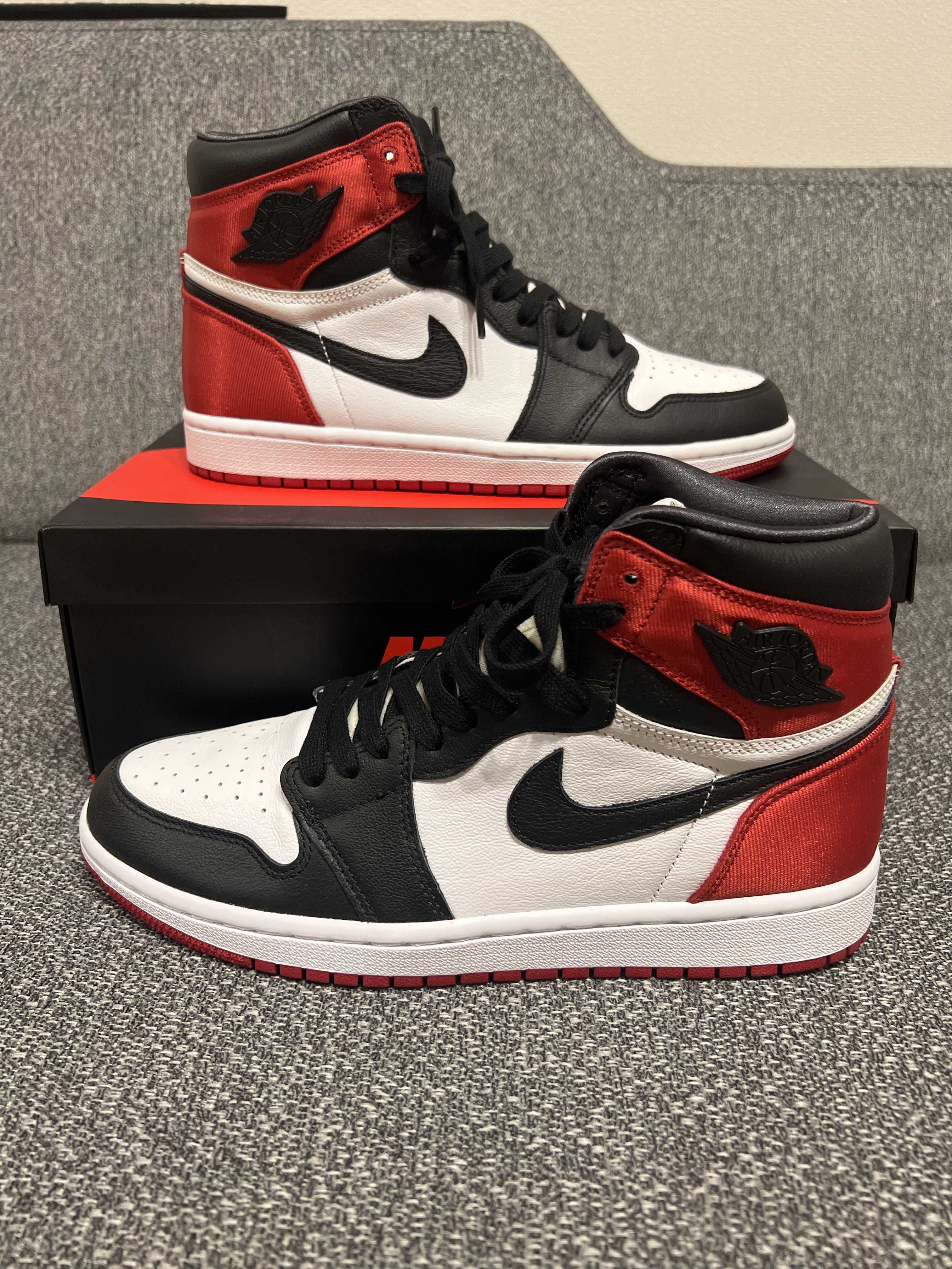 Nike Women's Air Jordan 1 Retro High "Satin Black Toe"