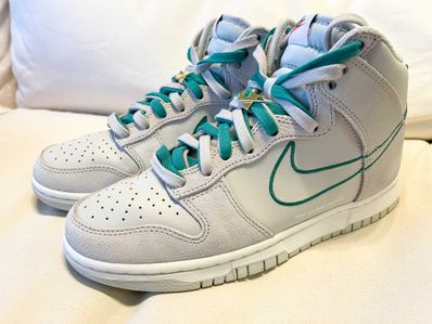 Nike Dunk High SE First Use "Light Bone/Green Noise"