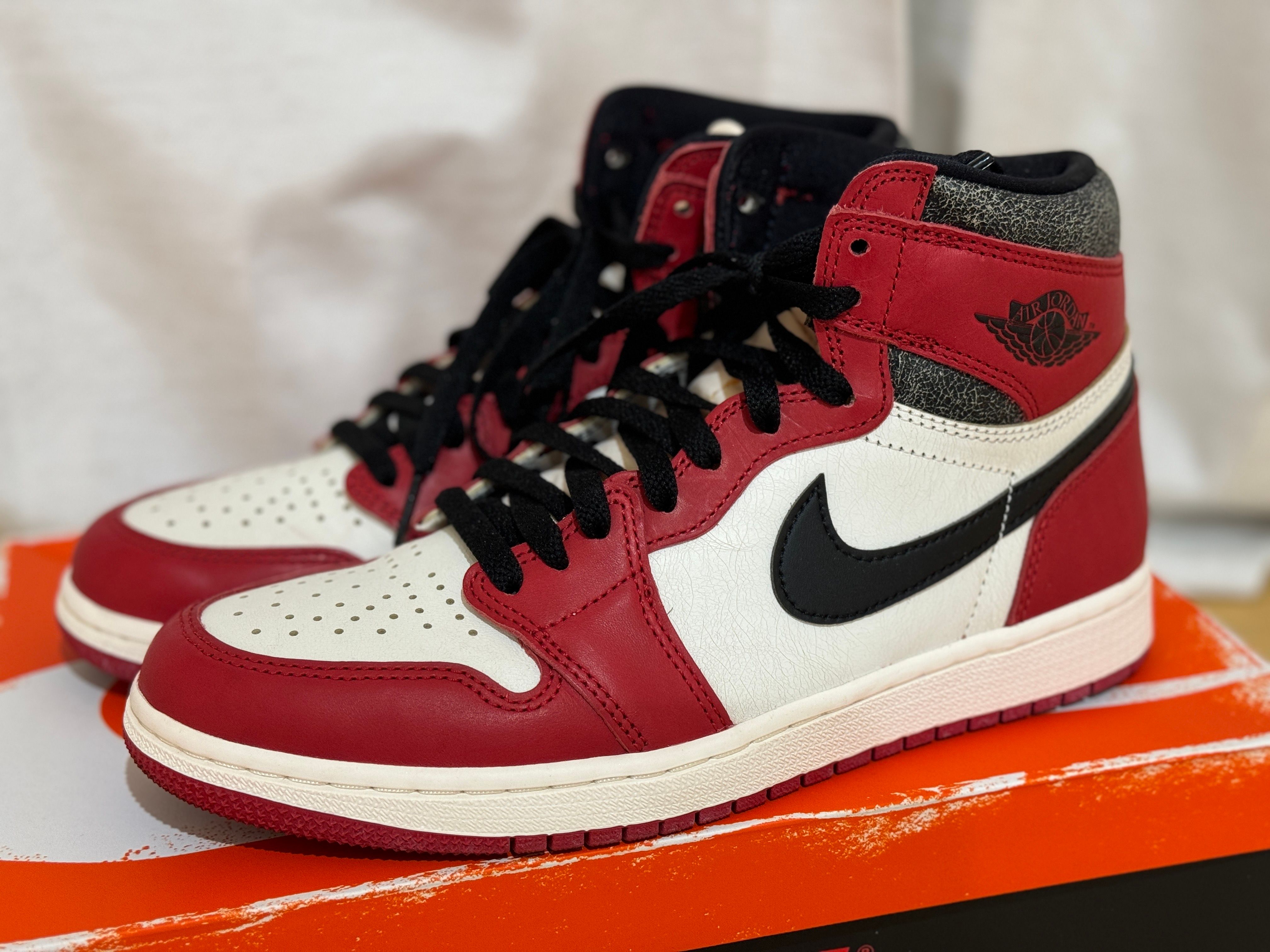 Nike Air Jordan 1 High OG "Lost & Found/Chicago"