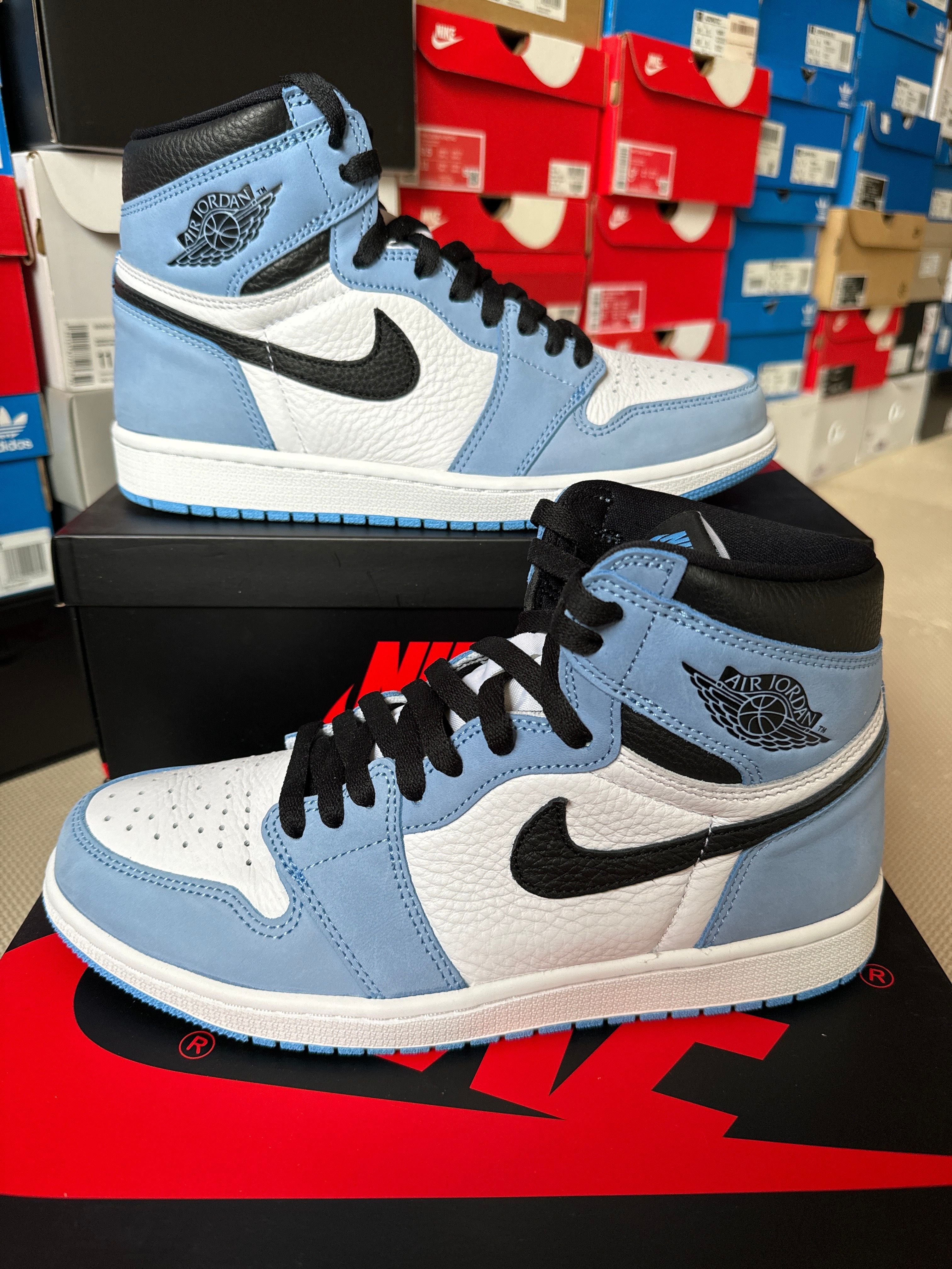 Nike Air Jordan 1 High OG "University Blue"