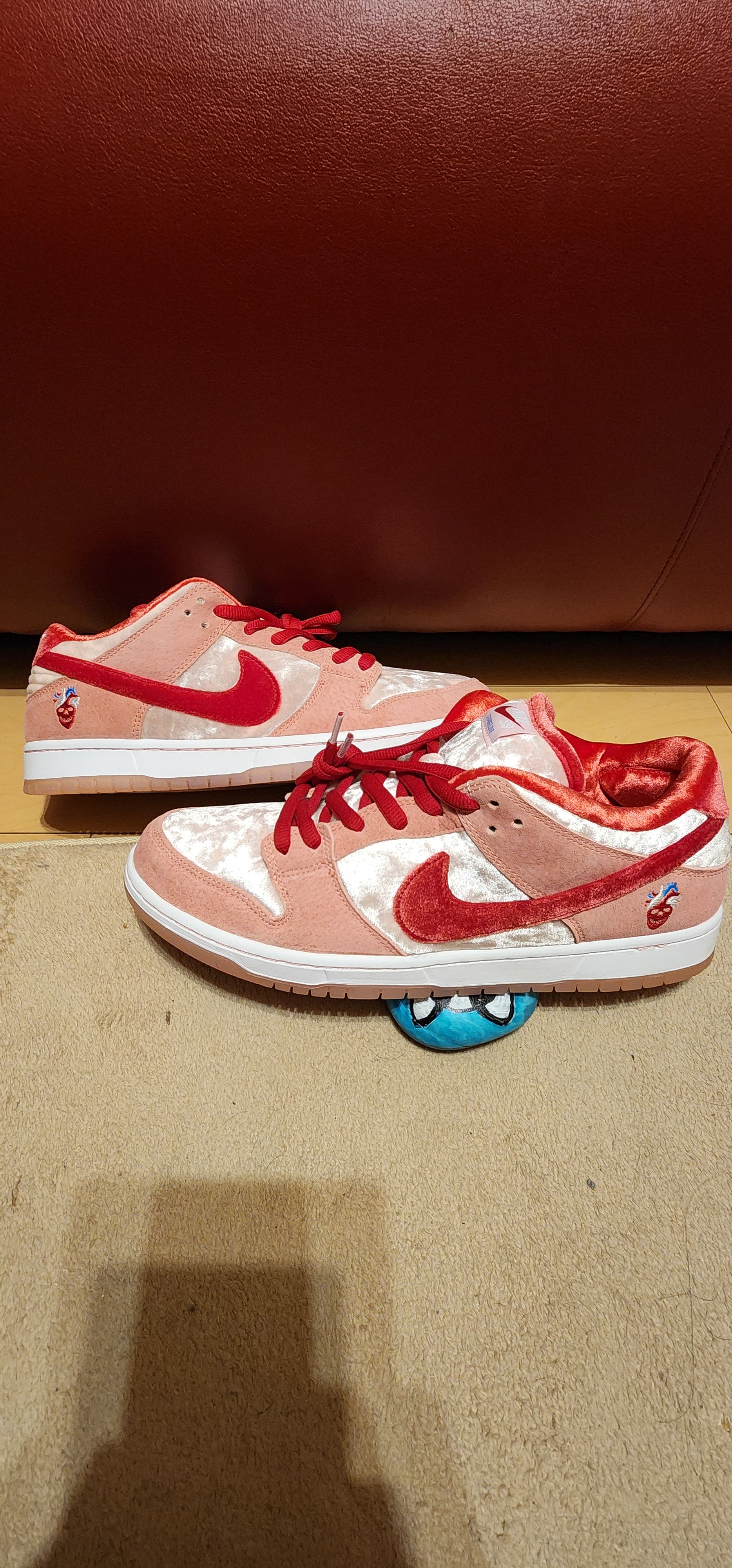 Strangelove × Nike SB Dunk Low "Valentine’s Day"