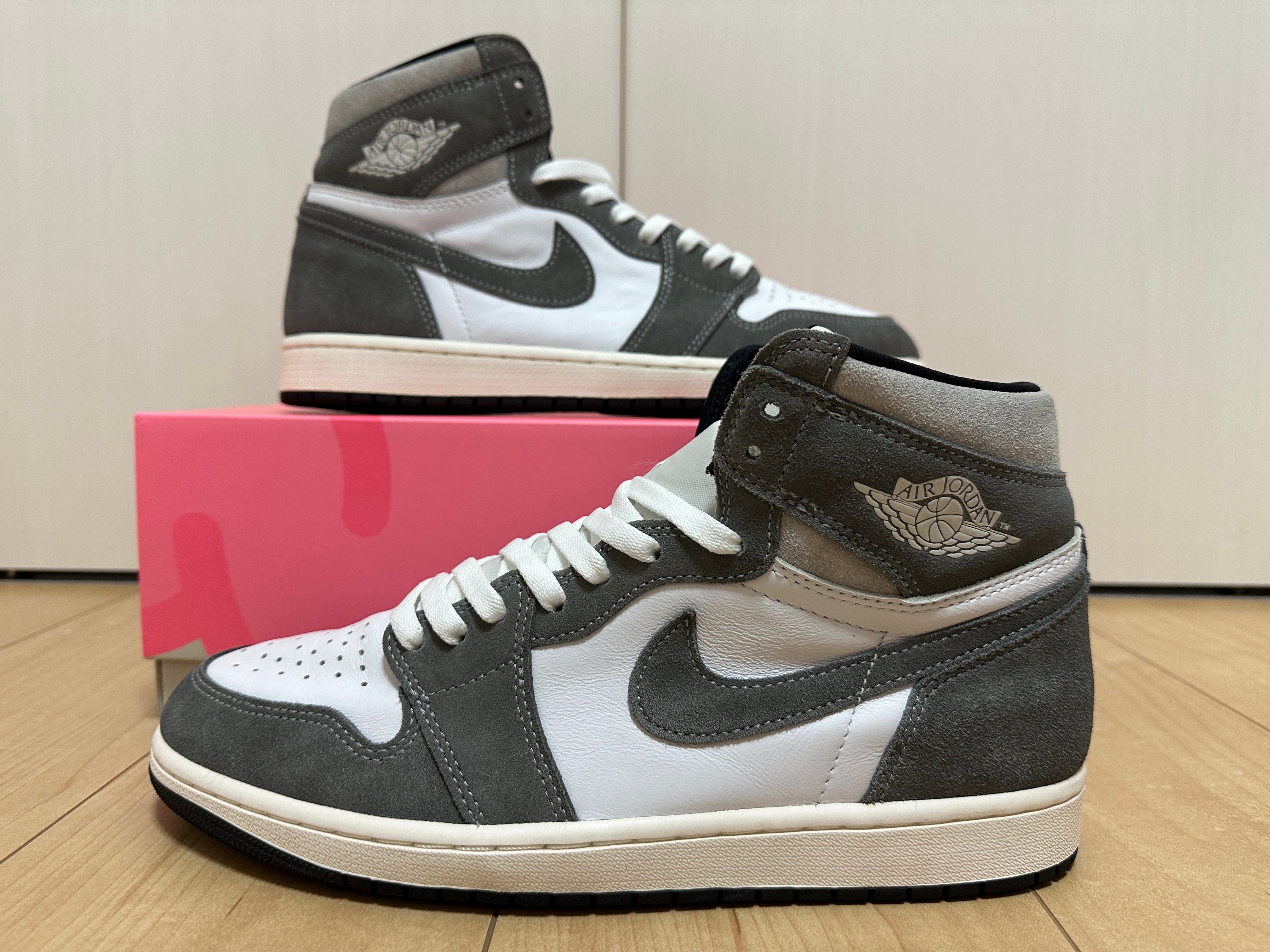 Nike Air Jordan 1 Retro High OG "Black and Smoke Grey"