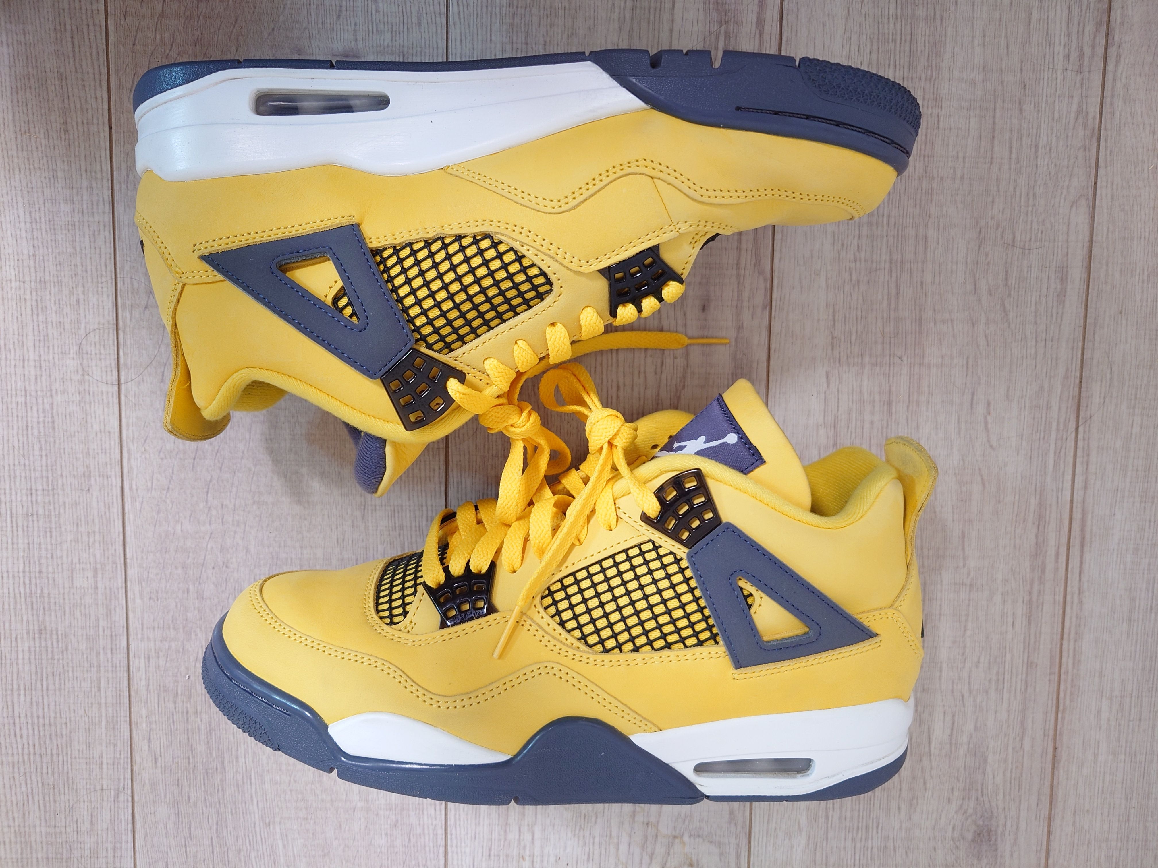 Nike Air Jordan 4 "Tour Yellow"