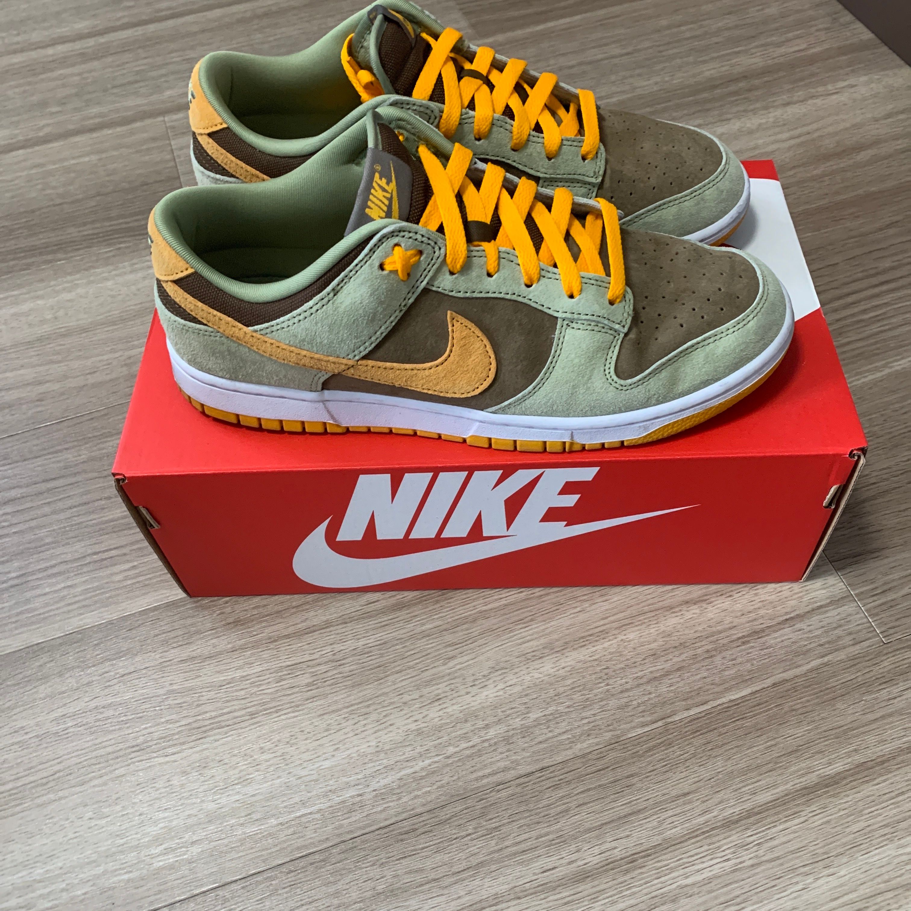 Nike Dunk Low SE "Dusty Olive"