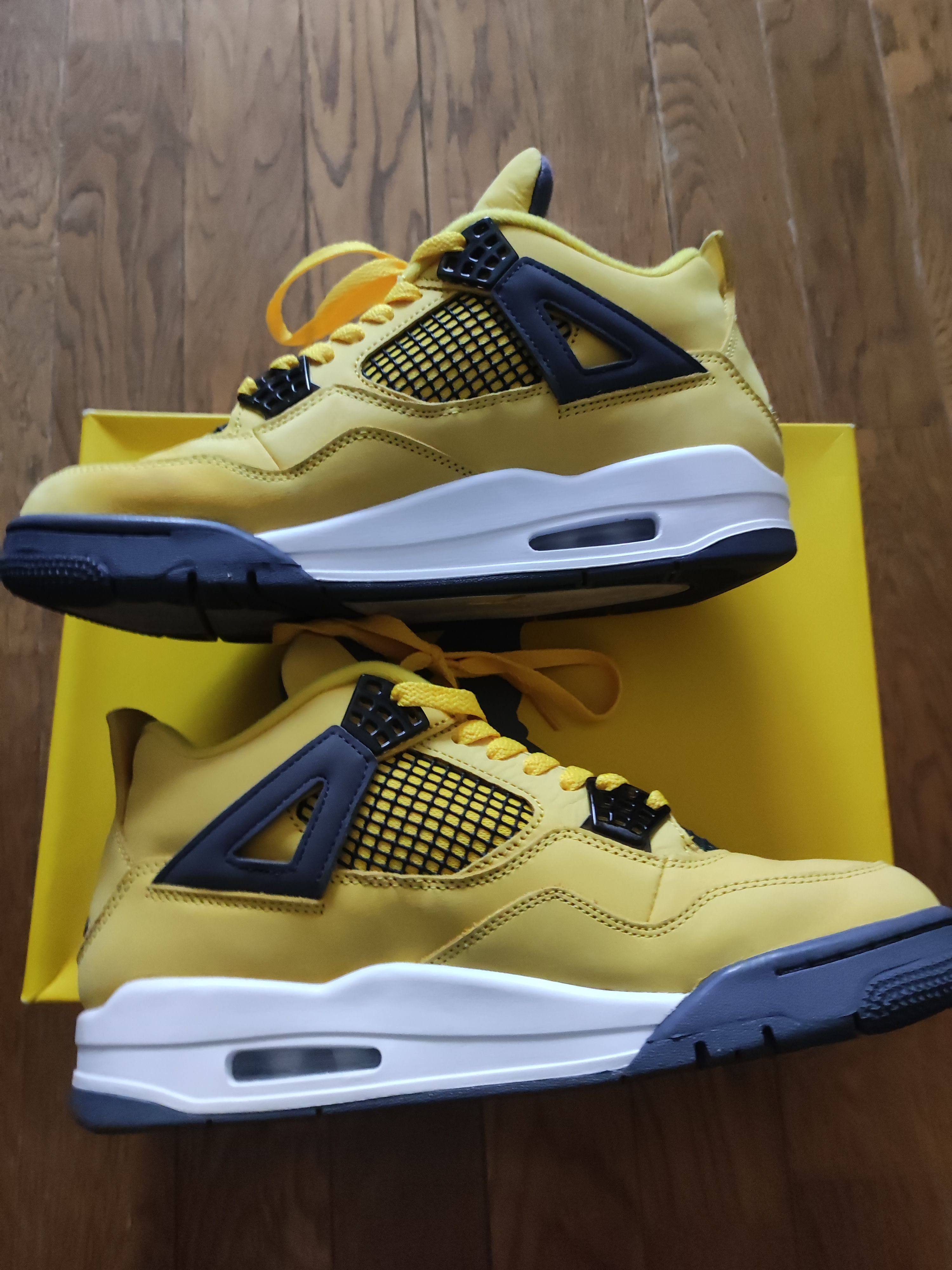 Nike Air Jordan 4 "Tour Yellow"