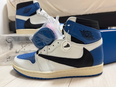 Travis Scott × fragment design × Nike Air Jordan 1 Retro High OG SP "Military Blue"
