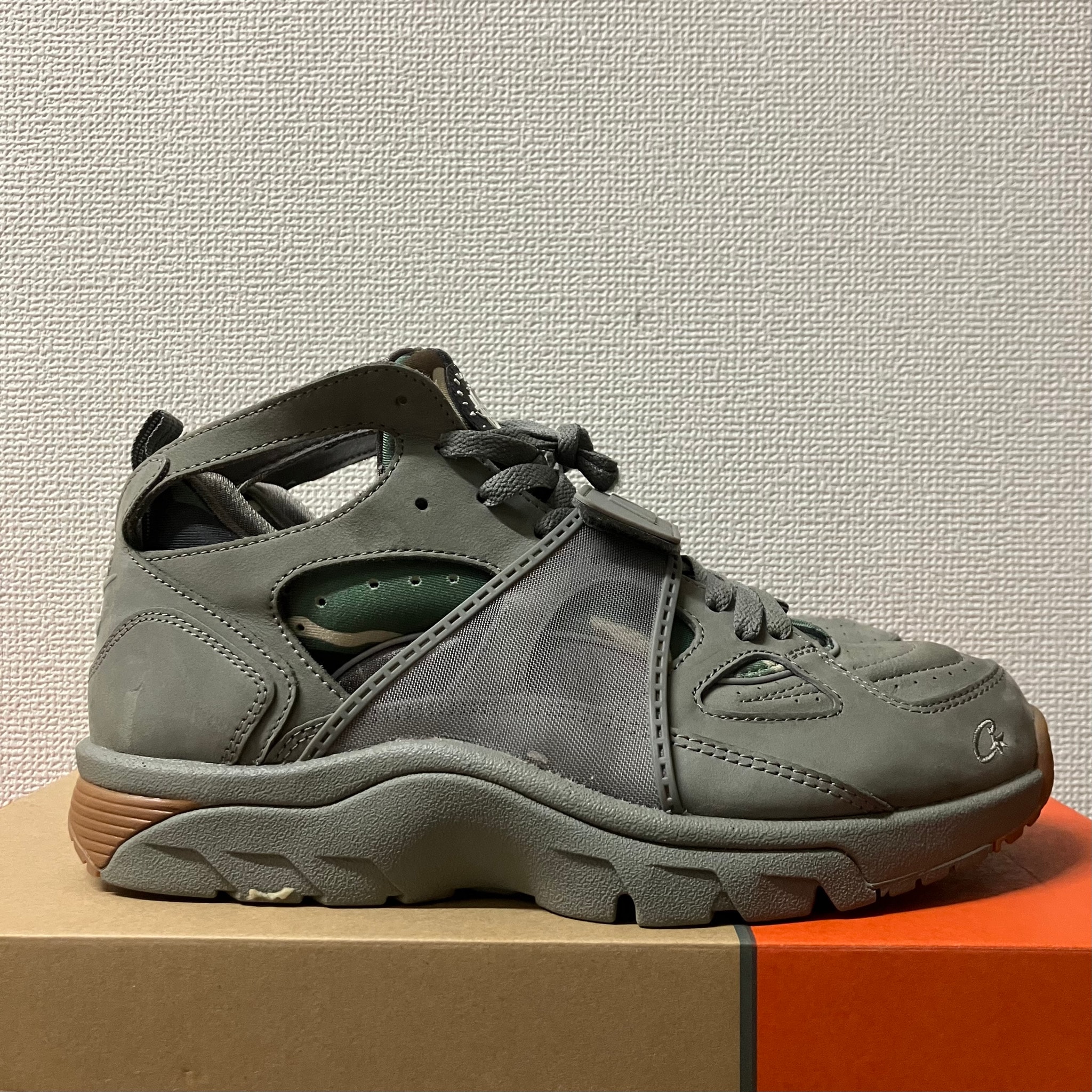 Corteiz × Nike Air Trainer Huarache "Flat Pewter"