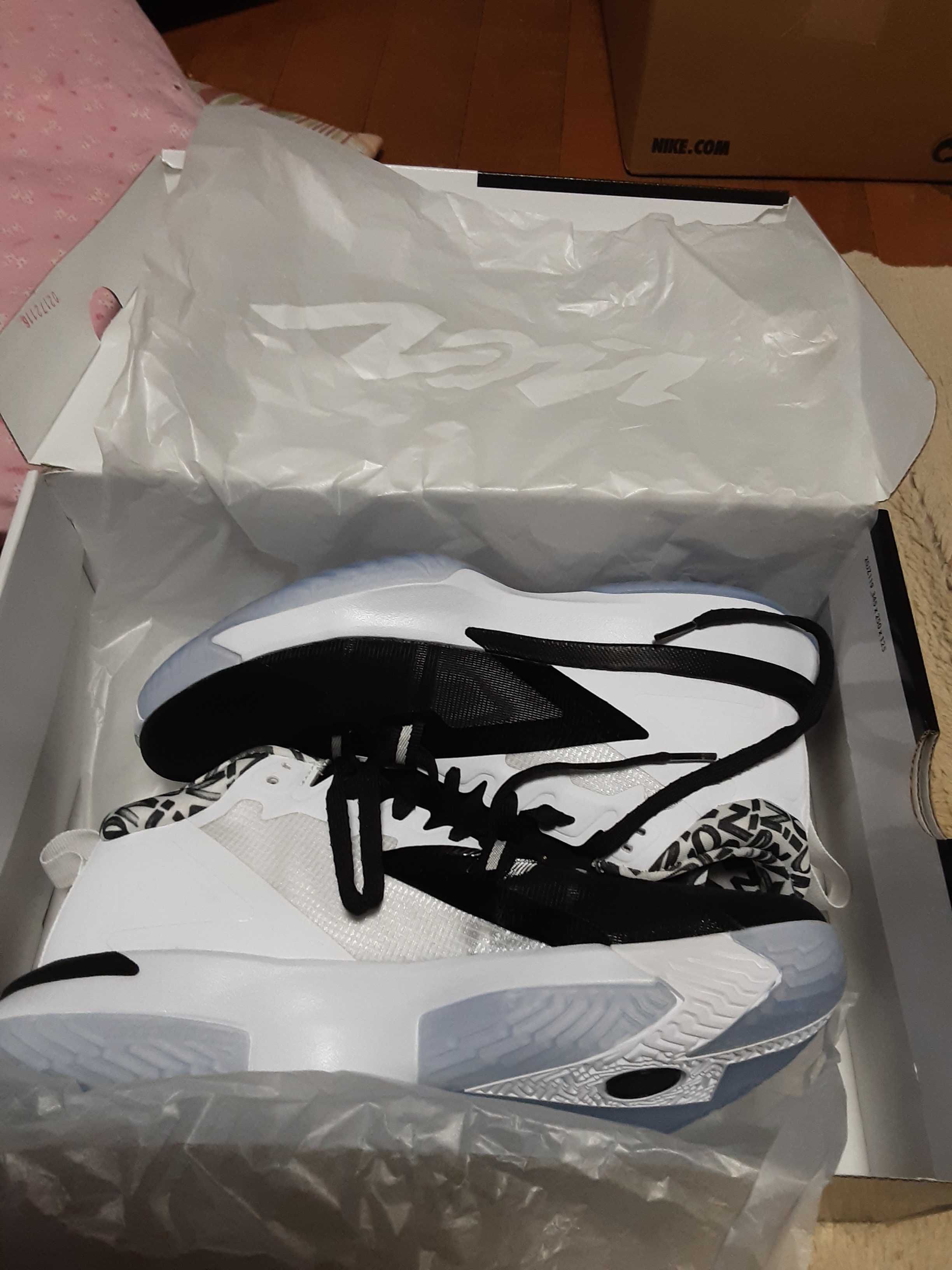 Nike Jordan Zion 1 "Black/Metallic Gold"