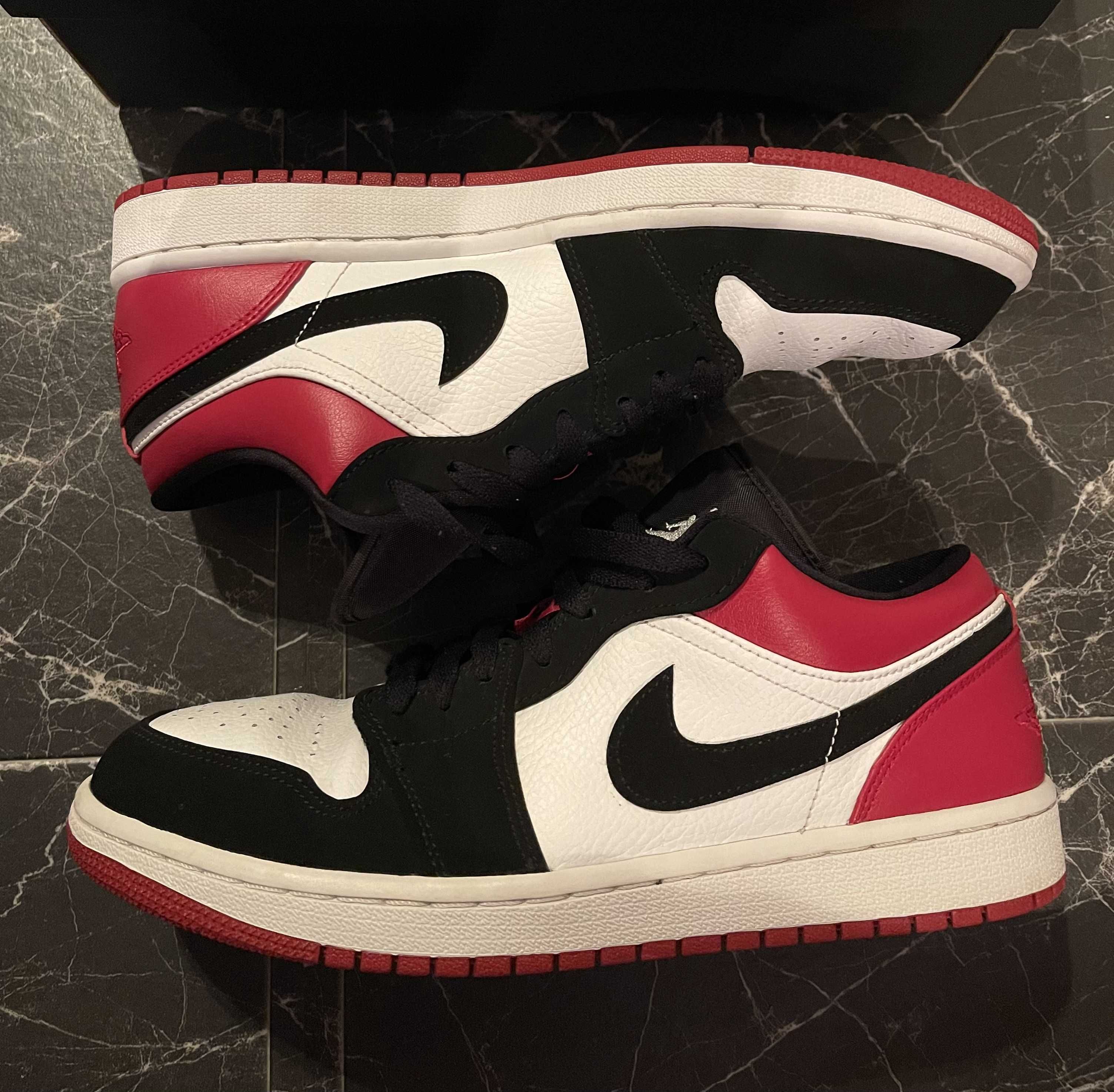 Nike Air Jordan 1 Low "Black Toe"