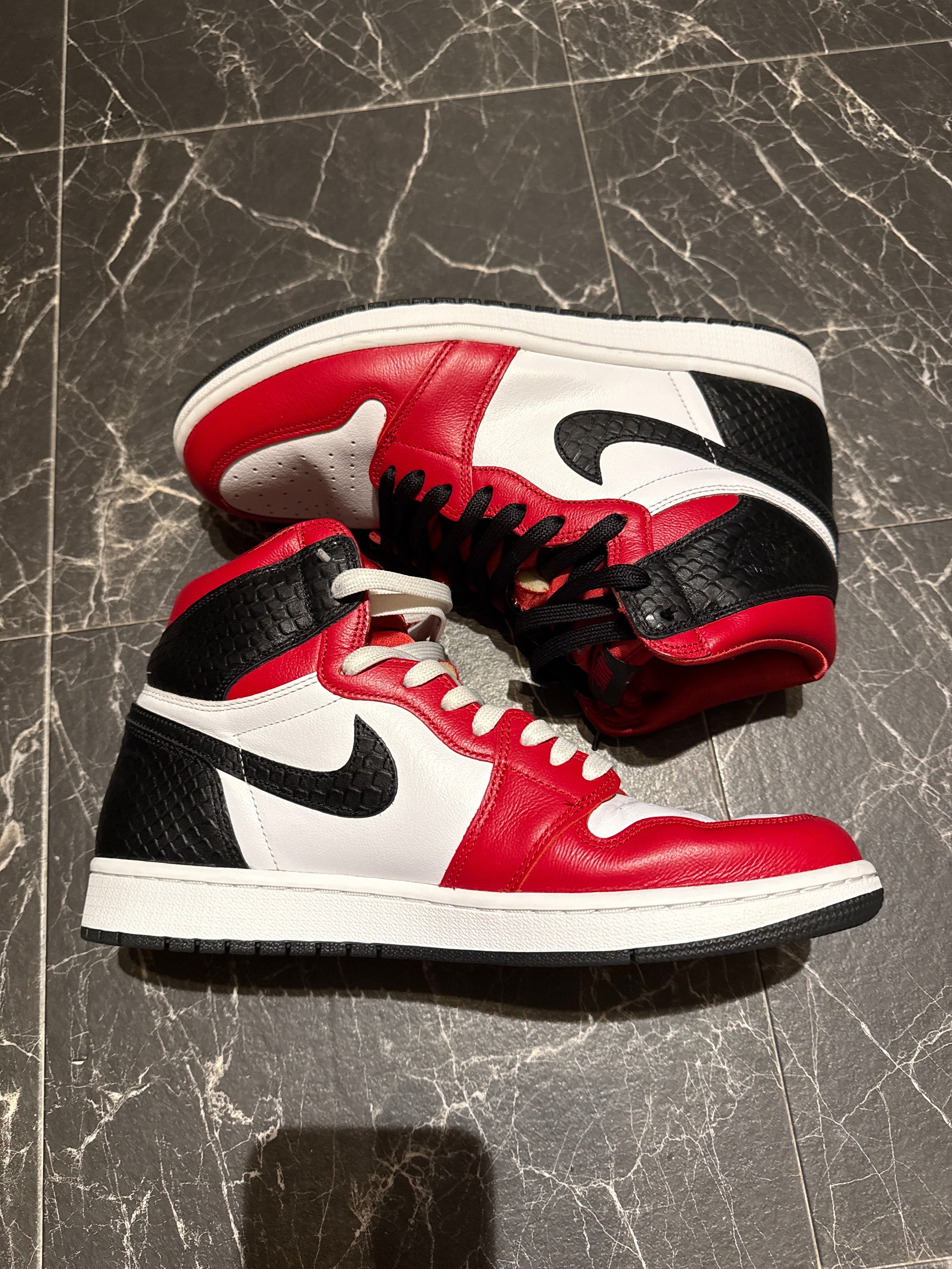 Nike Women's Air Jordan 1 High OG "Satin Red"
