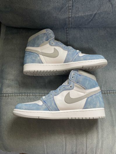 Nike Air Jordan 1 High OG "Hyper Royal"