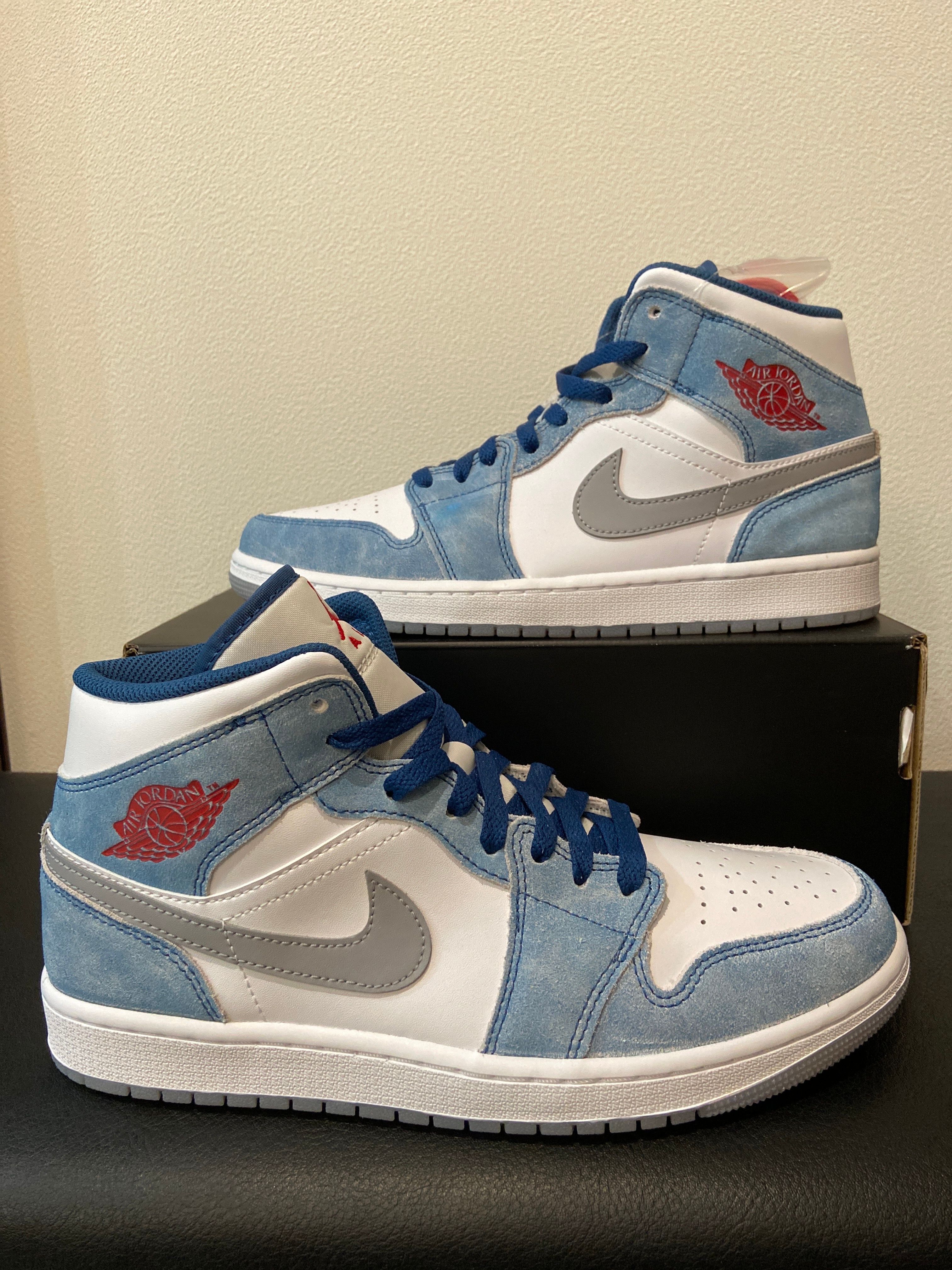 Nike Air Jordan 1 Mid SE "White/Hyper Royal/Red"