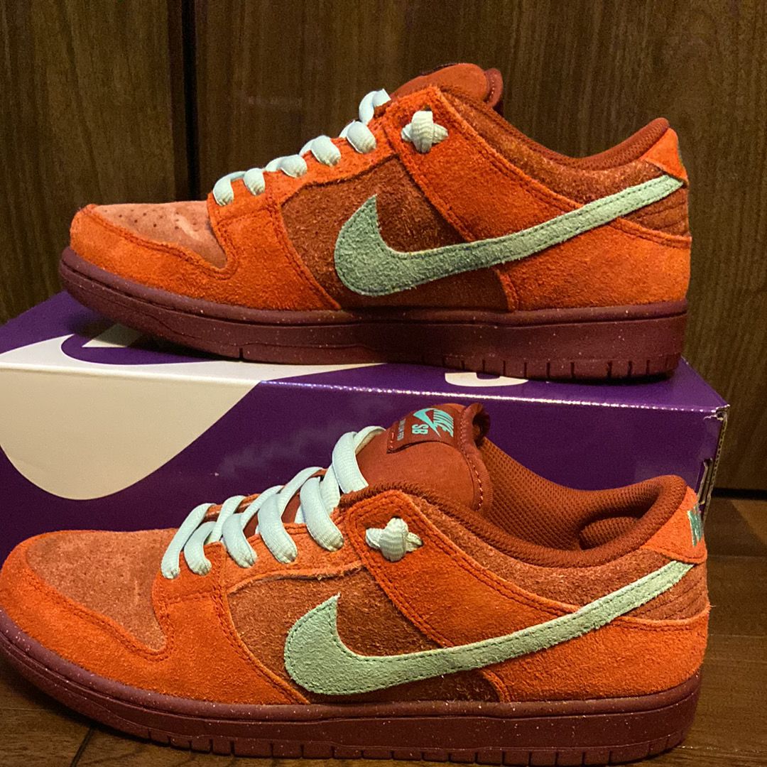 Nike SB Dunk Low Pro PRM "Mystic Red and Rosewood"