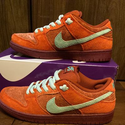 Nike SB Dunk Low Pro PRM "Mystic Red and Rosewood"