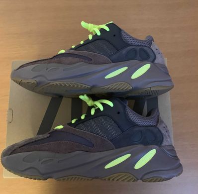 YEEZY BOOST 700 WAVE RUNNER DARK GREY