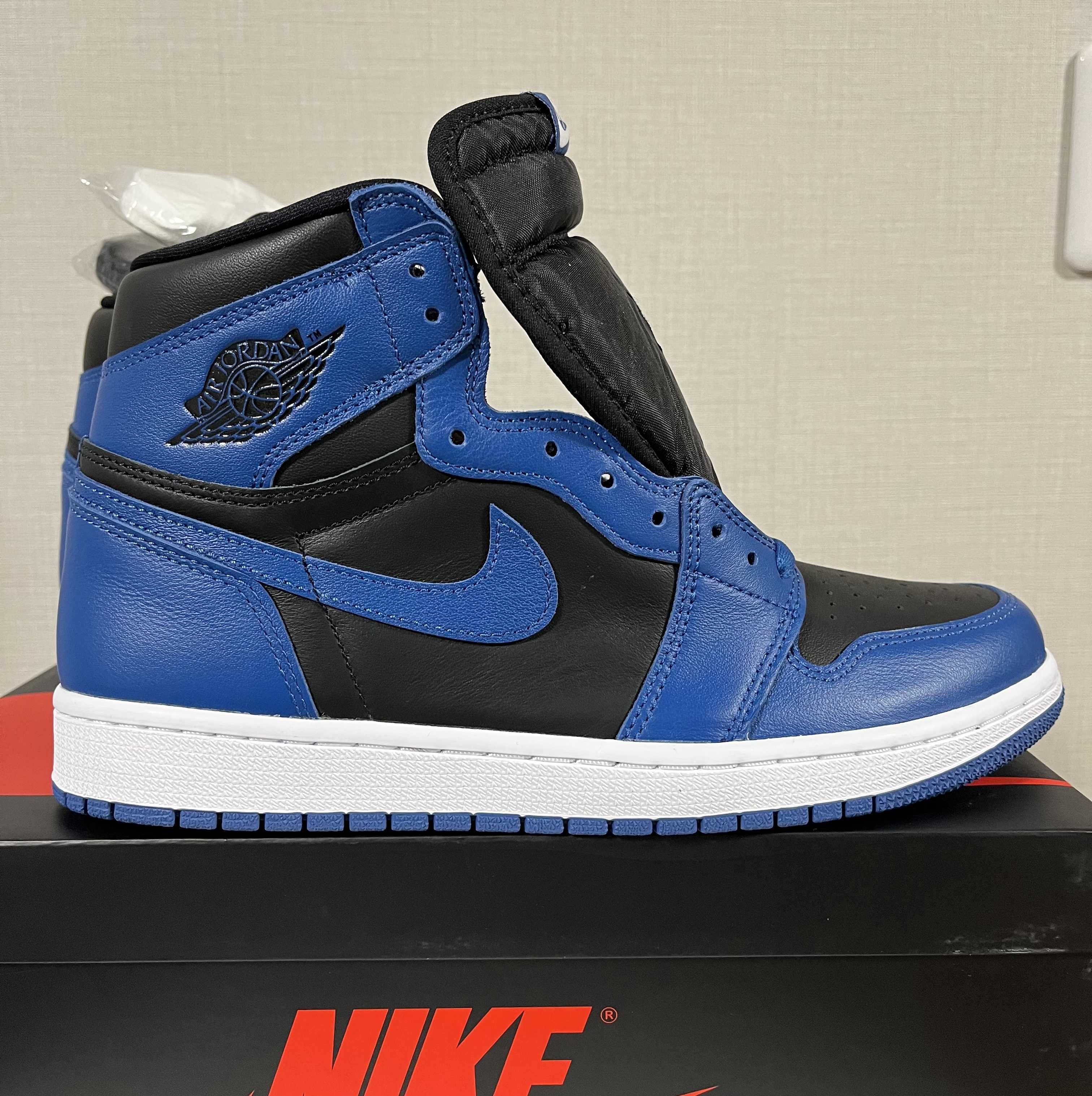 Nike Air Jordan 1 Retro High OG "Dark Marina Blue"