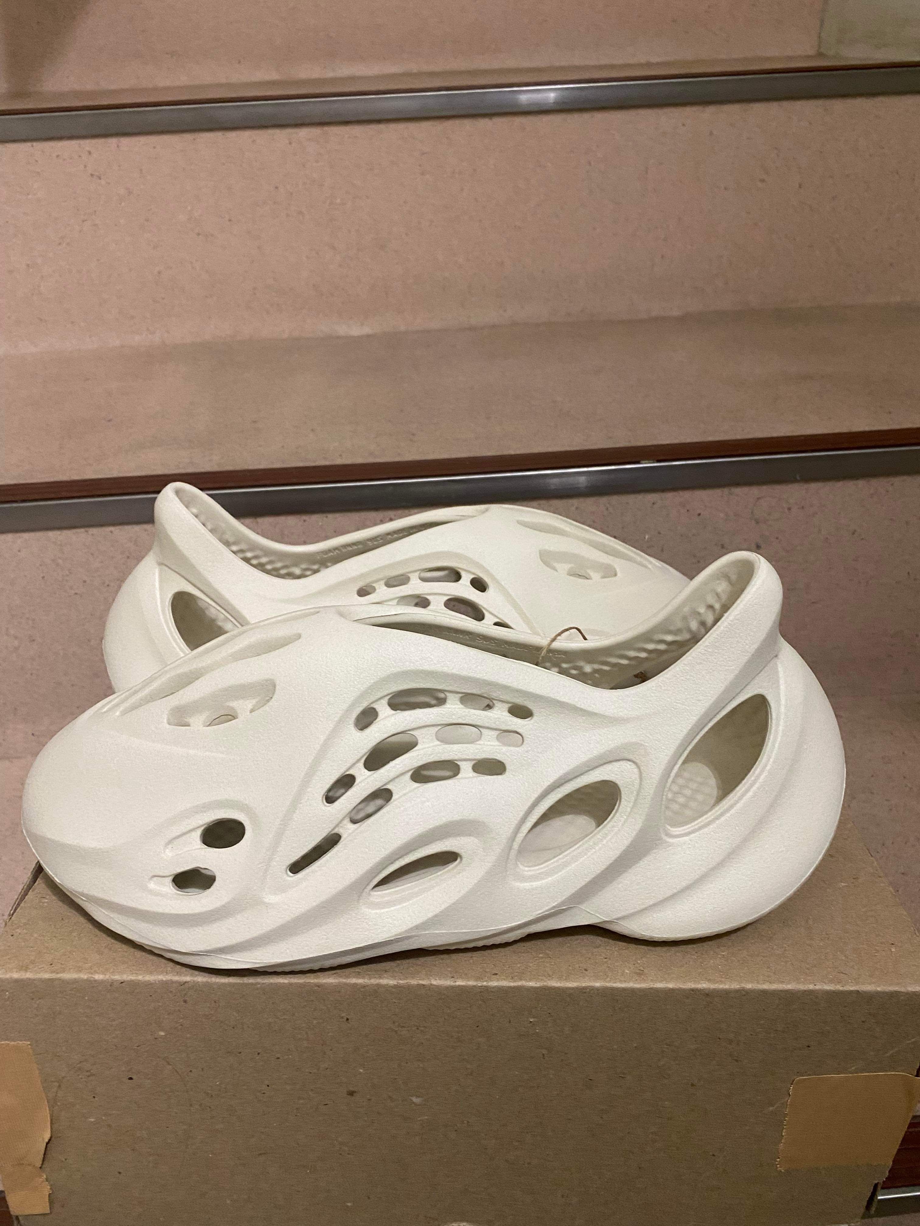 adidas YEEZY Foam Runner "Sand"